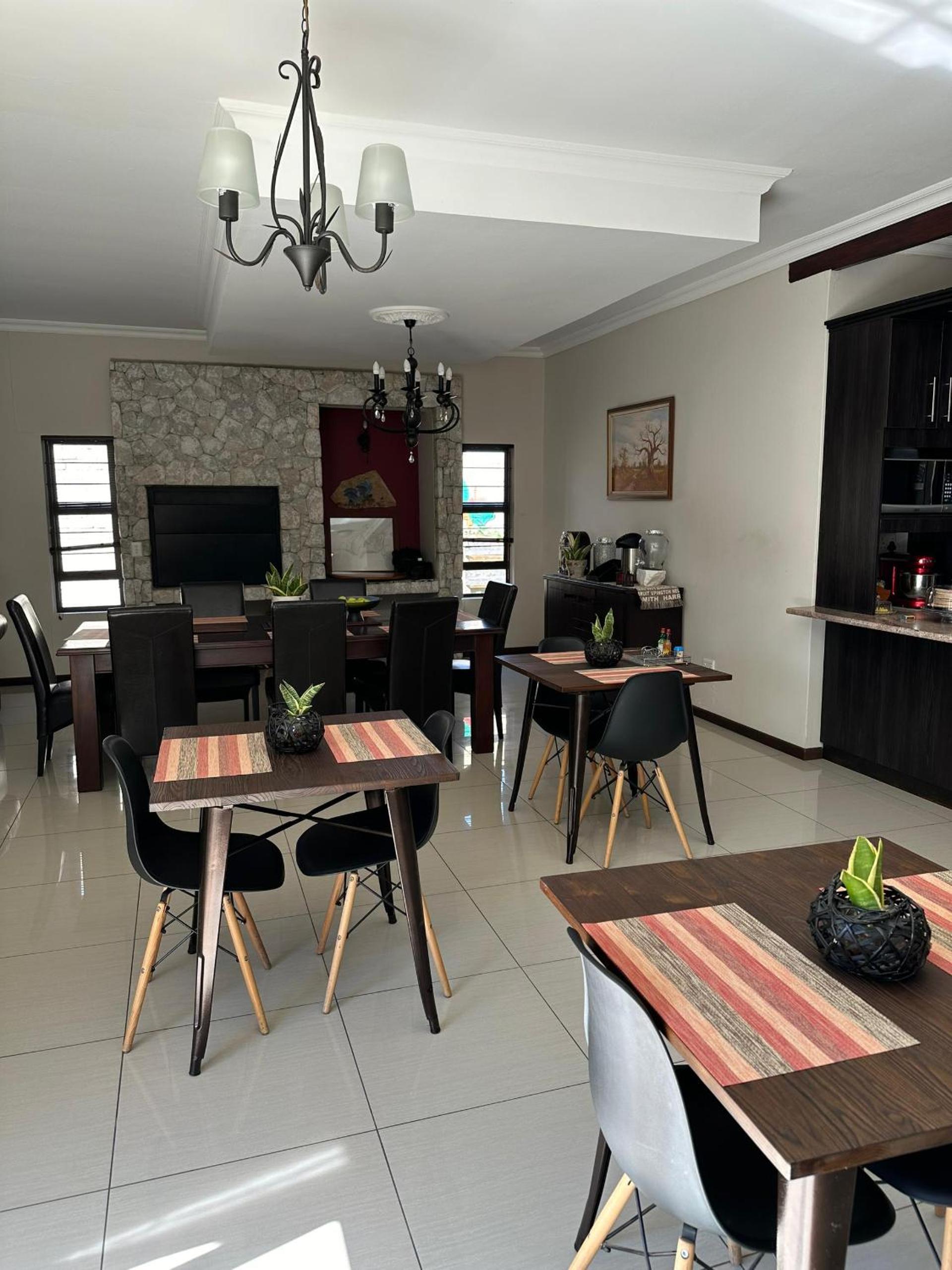 Cora's Boutique Bed & Breakfast view 3