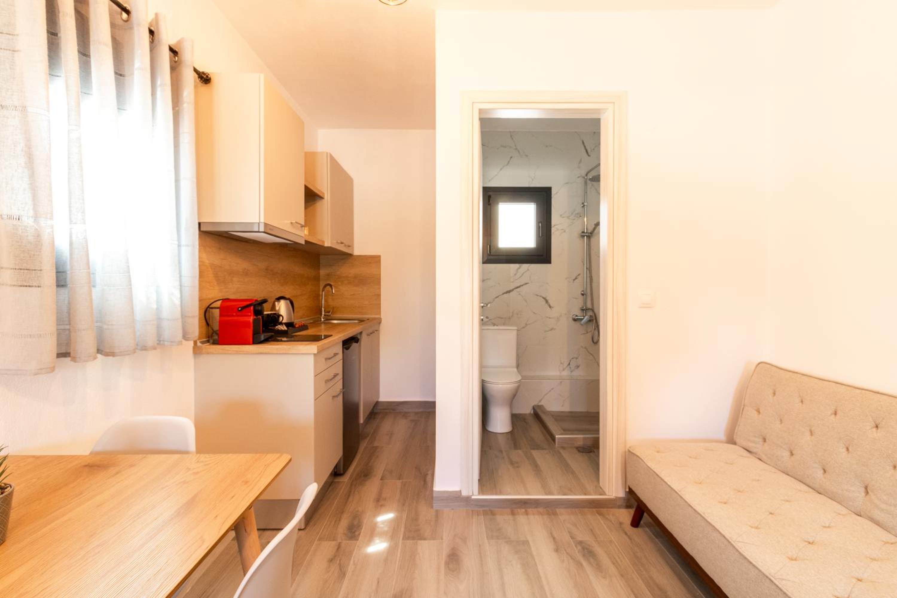 G C Luxury Apartments view 2