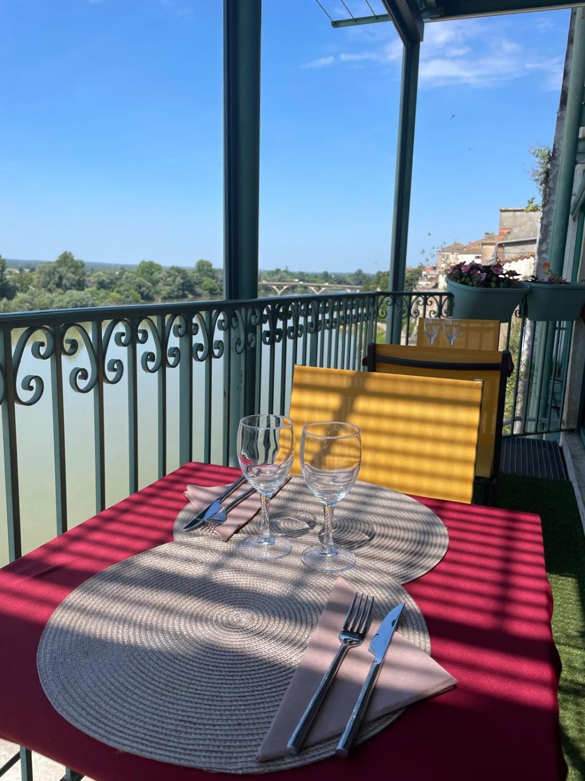 CÔTE GARONNE le BALCON DES DAMES -hôtel et restaurant- Tonneins Fauillet Marmande - panorama sur Garonne-climatisé- accueil vélo- soirée étape- chambre fam, photo 39