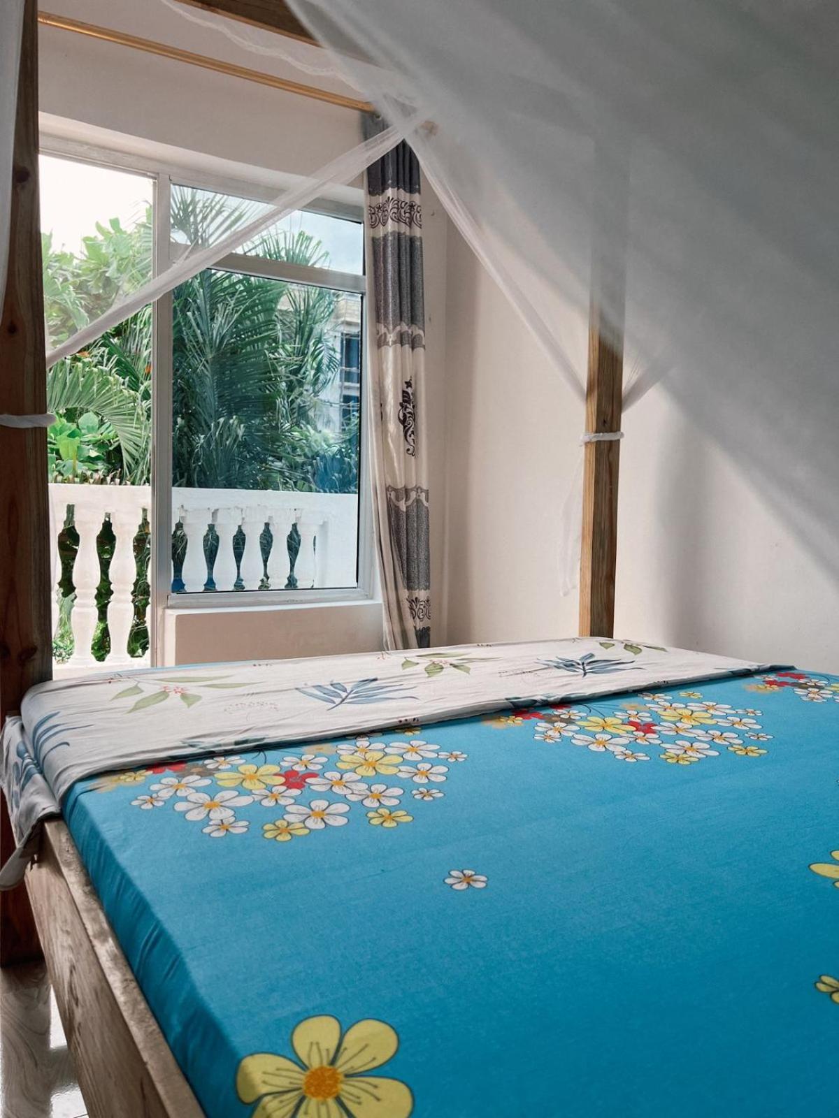 Flow Guest House & Cafe view 3