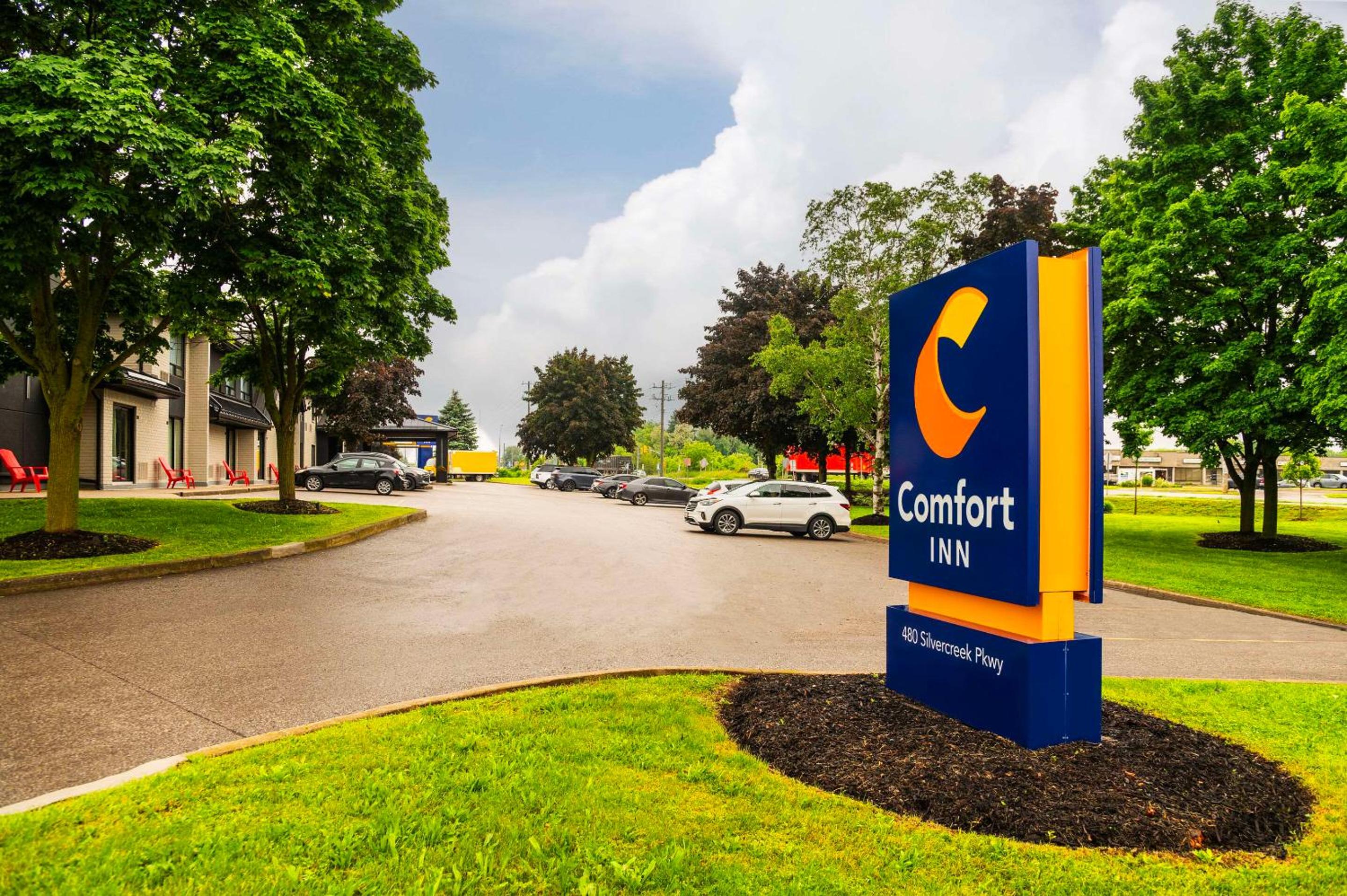 Guelph Vacations - Comfort Inn - Property Image 2