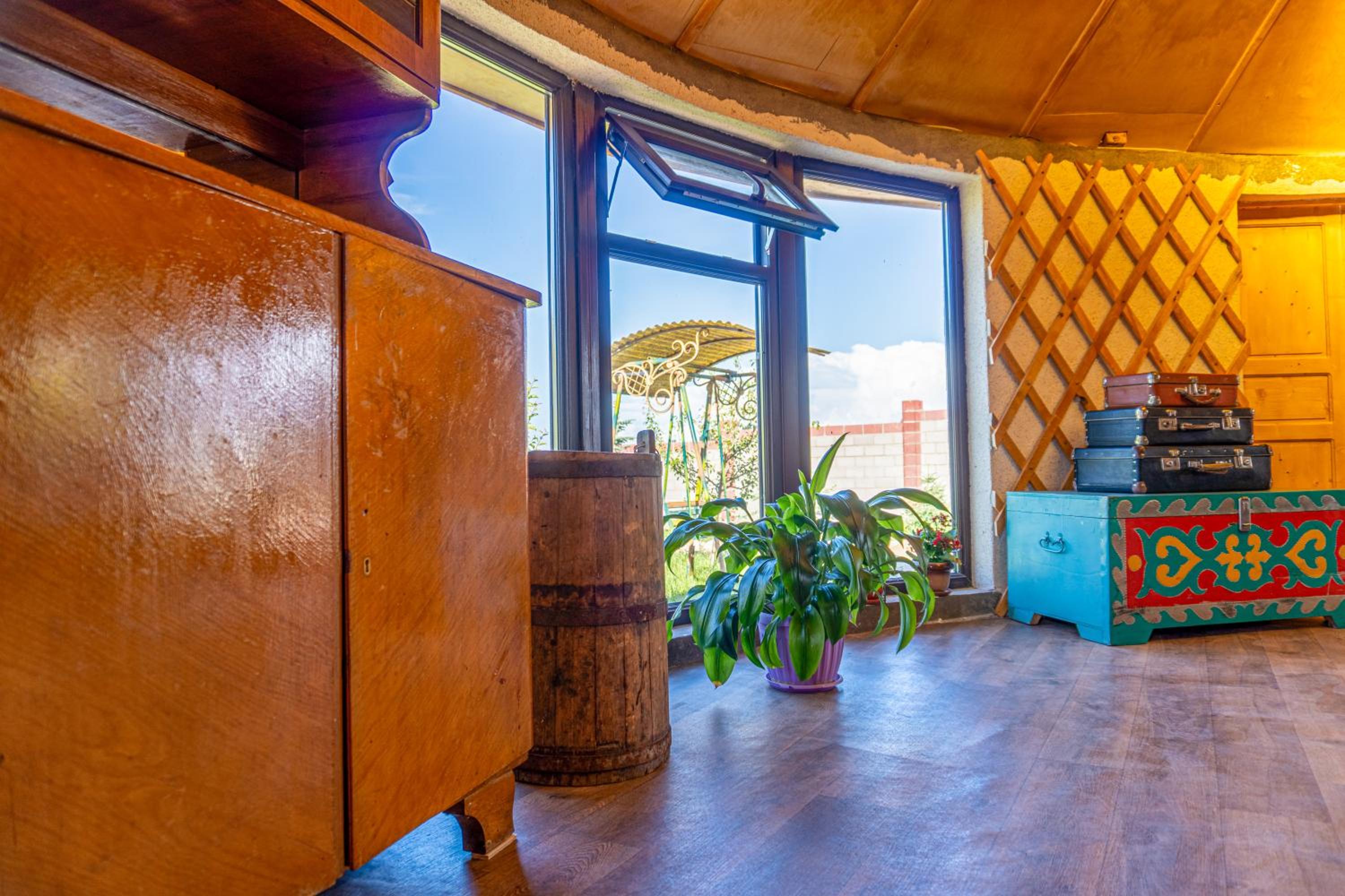 Guest house and yurt camp Svetlana