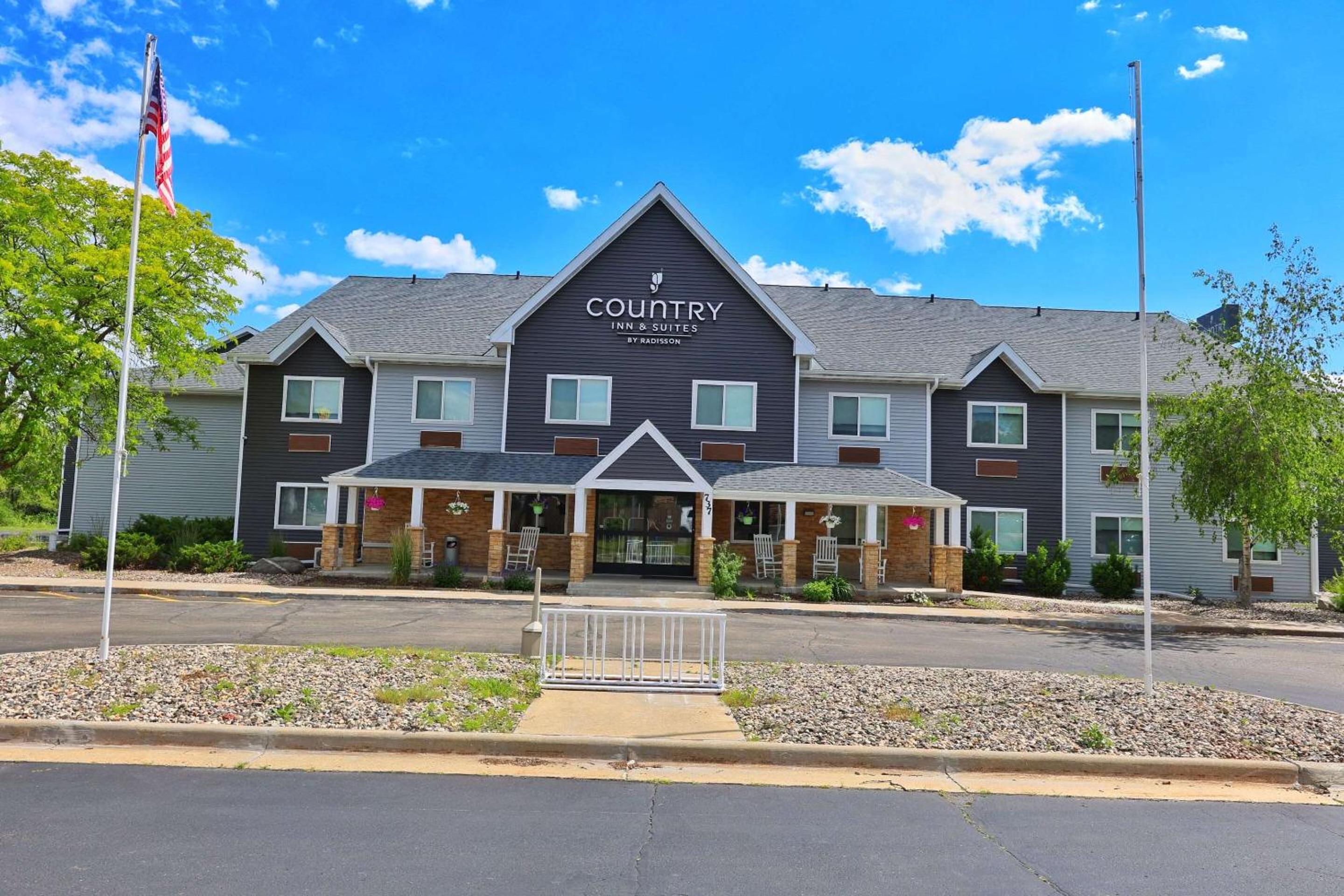 Country Inn  Suites by Radisson, Sparta, WI - Property Image 2