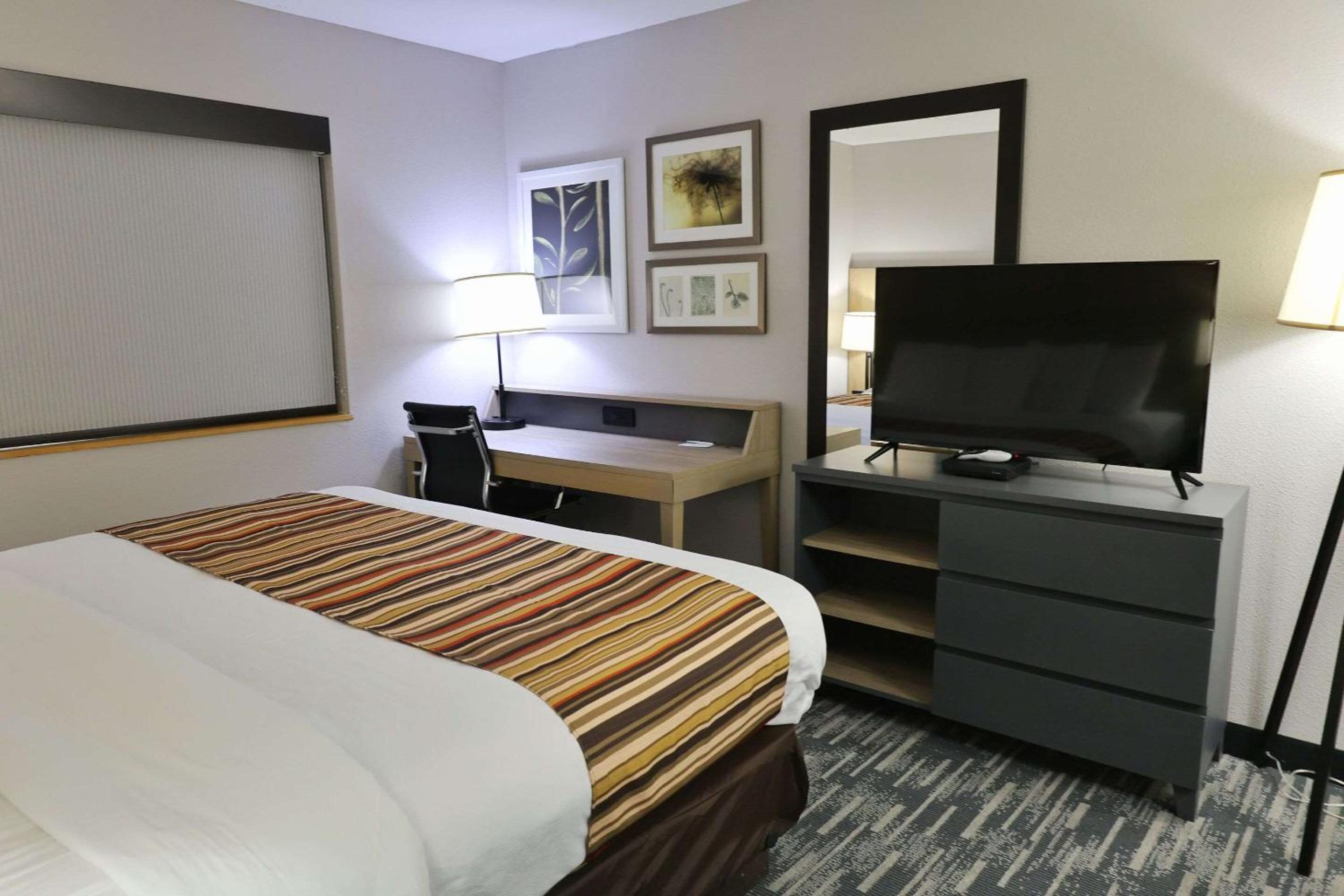 Country Inn & Suites by Radisson, Sparta, WI