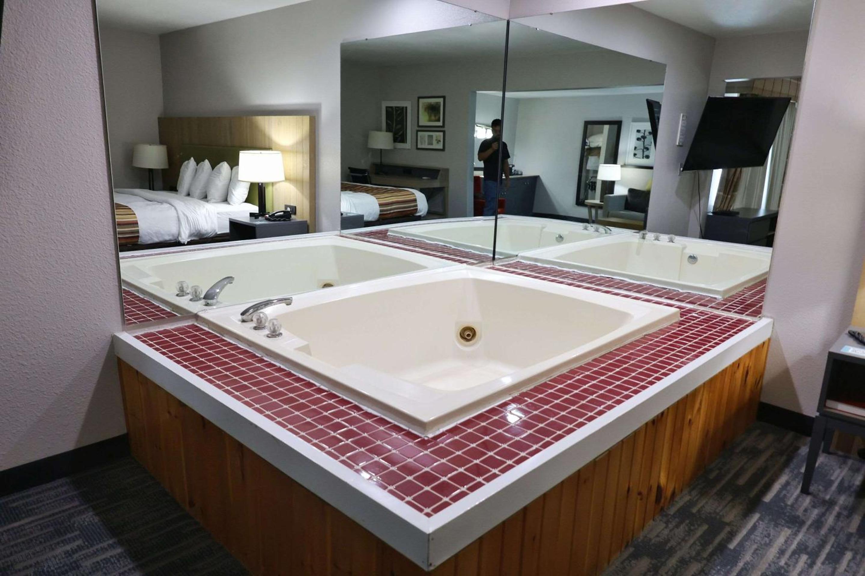 Country Inn & Suites by Radisson, Sparta, WI