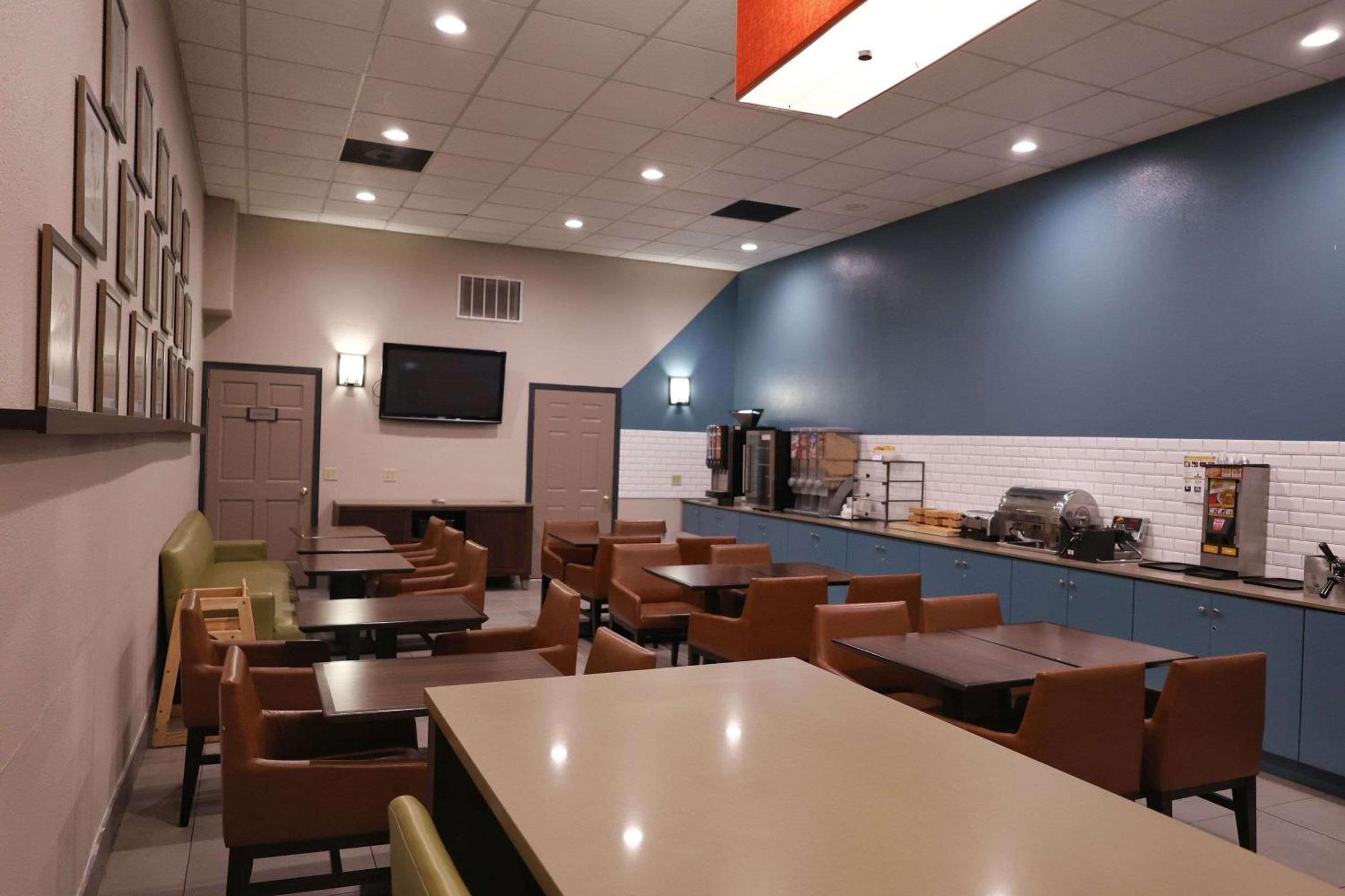 Country Inn & Suites by Radisson, Sparta, WI