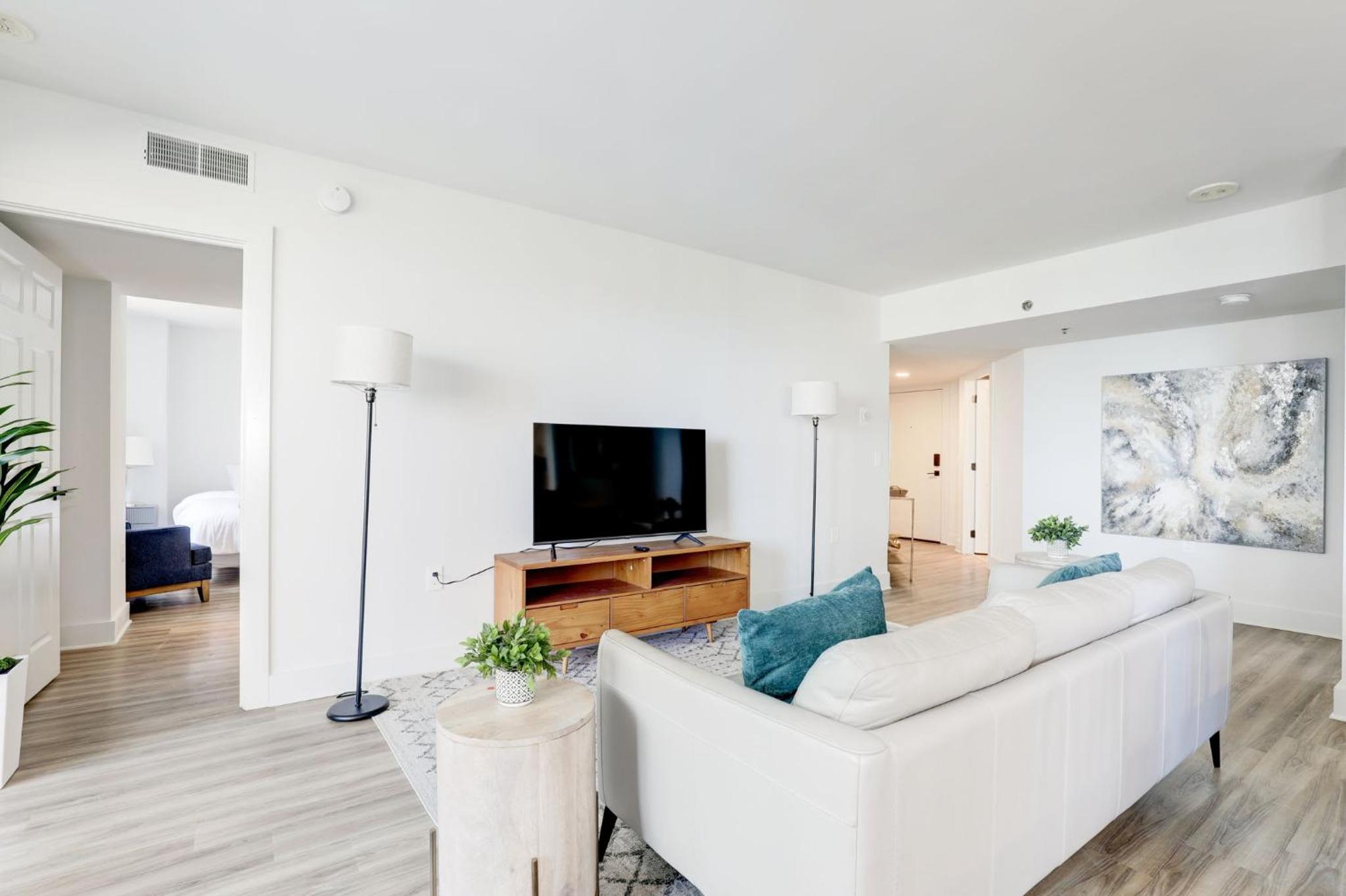 2BR Luxury Apartment Near DC & Airport view 3
