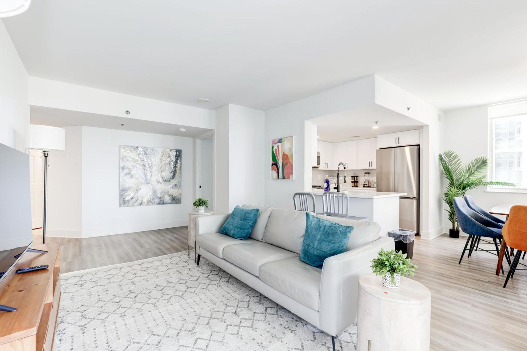 2BR Luxury Apartment Near DC & Airport view 5