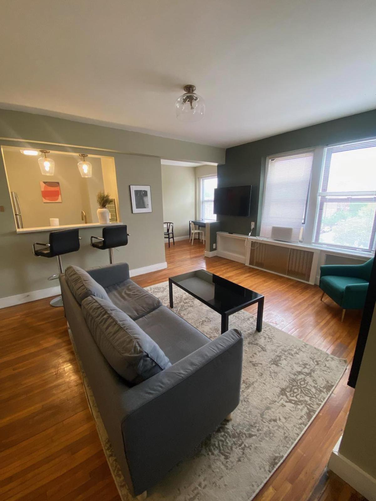Ofallon Vacations - Studio Near Forest Park BJH STL Zoo - Property Image 1