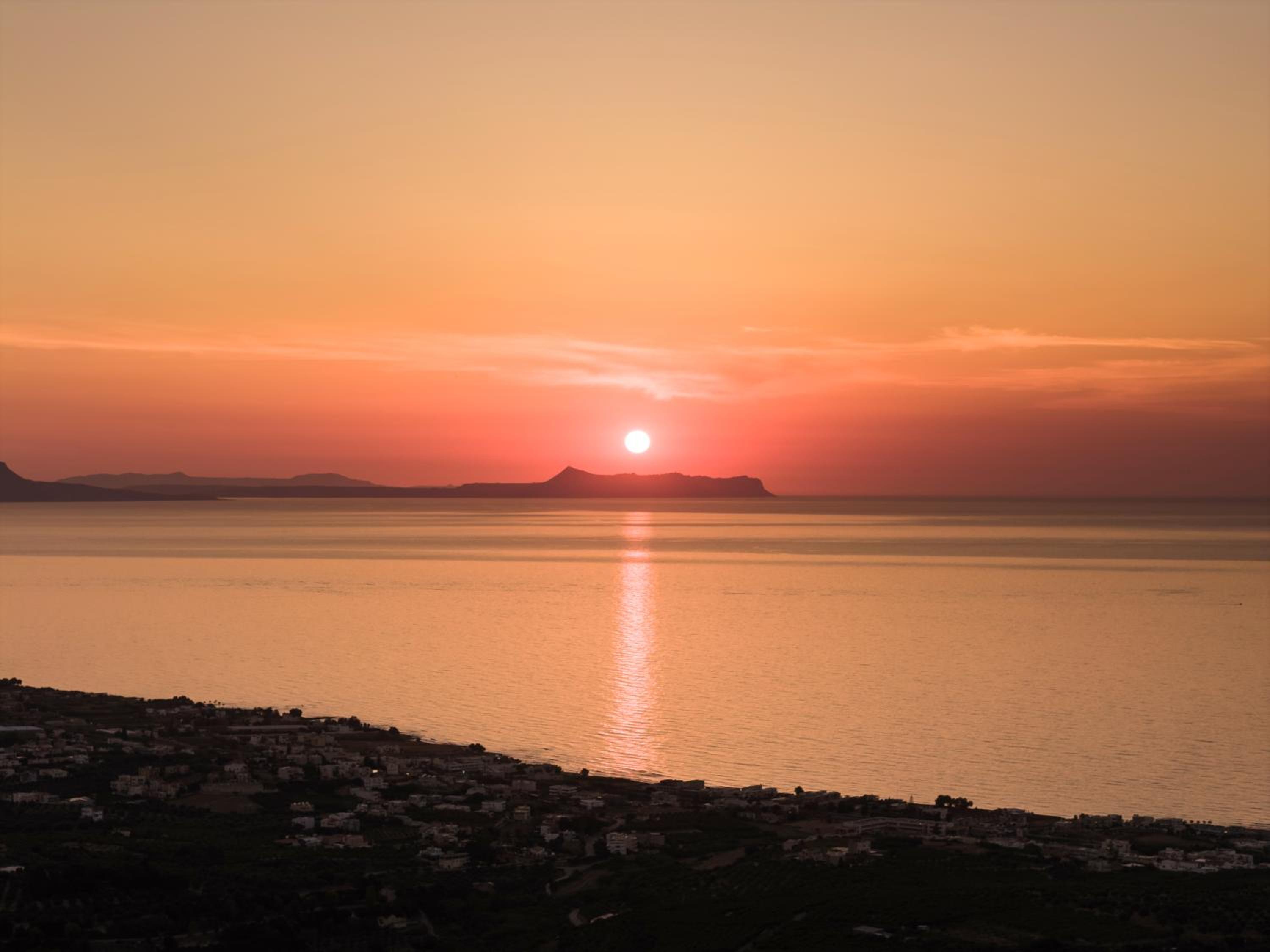 Viràn Villa, Serene Escape with Eco Pool & Spa Whirlpool, By ThinkVilla