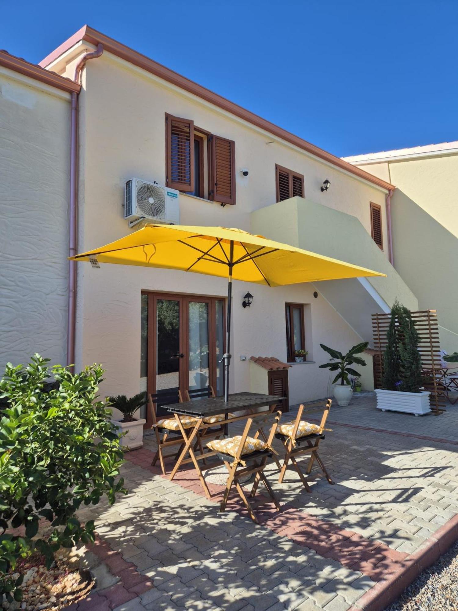 La Bouganvillea