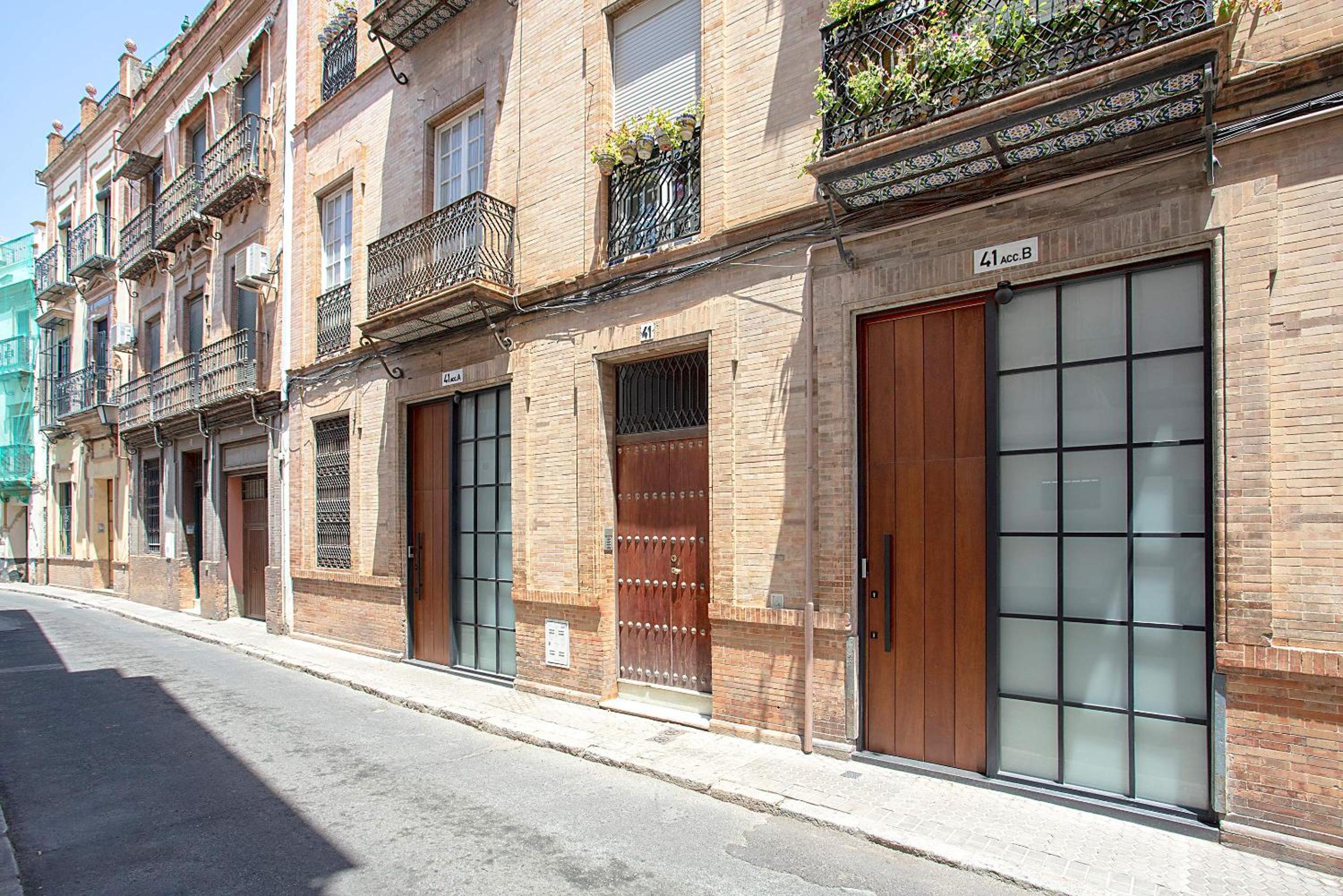 Genteel Home Santas Patronas