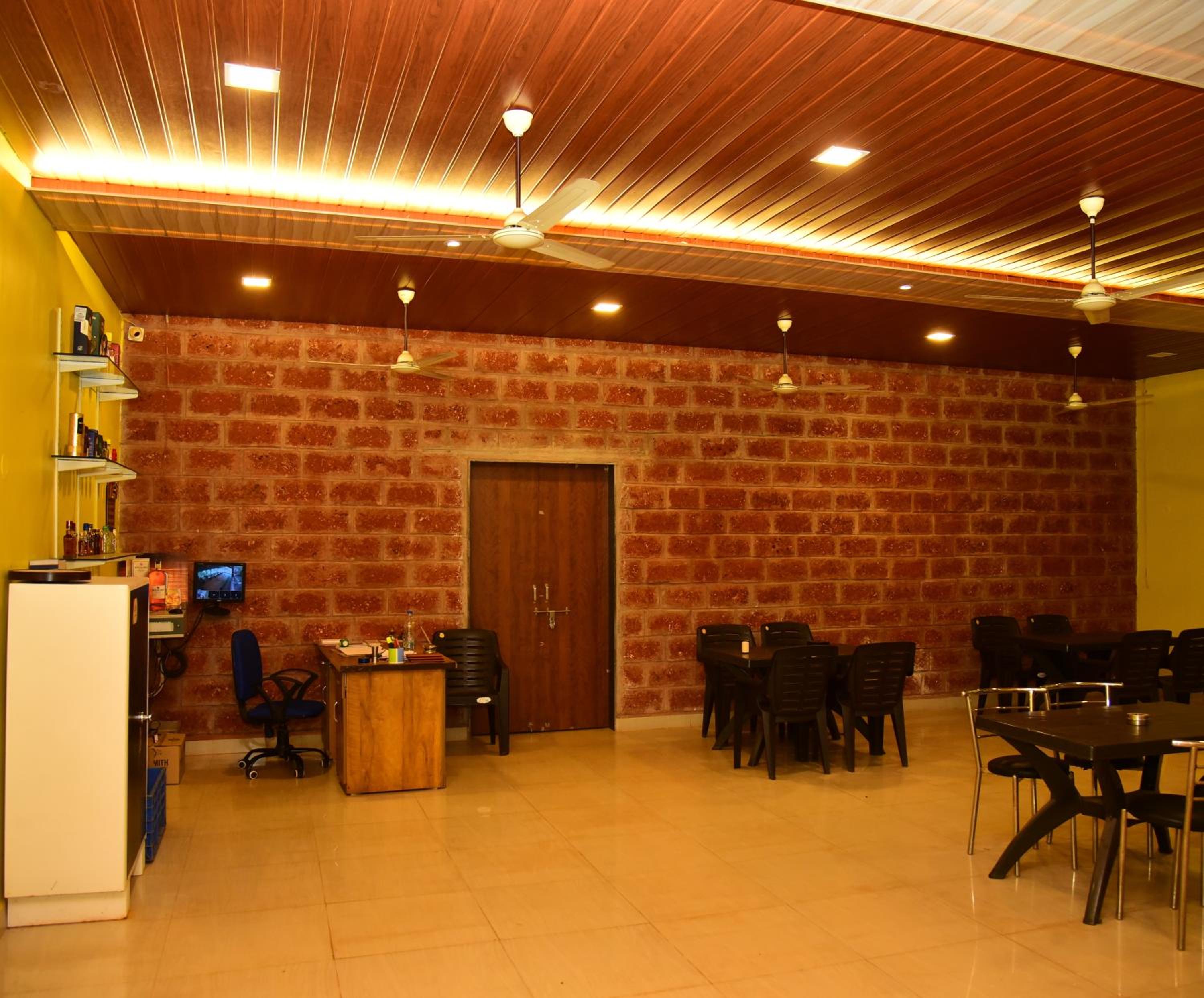 Hotel Shalini Palace
