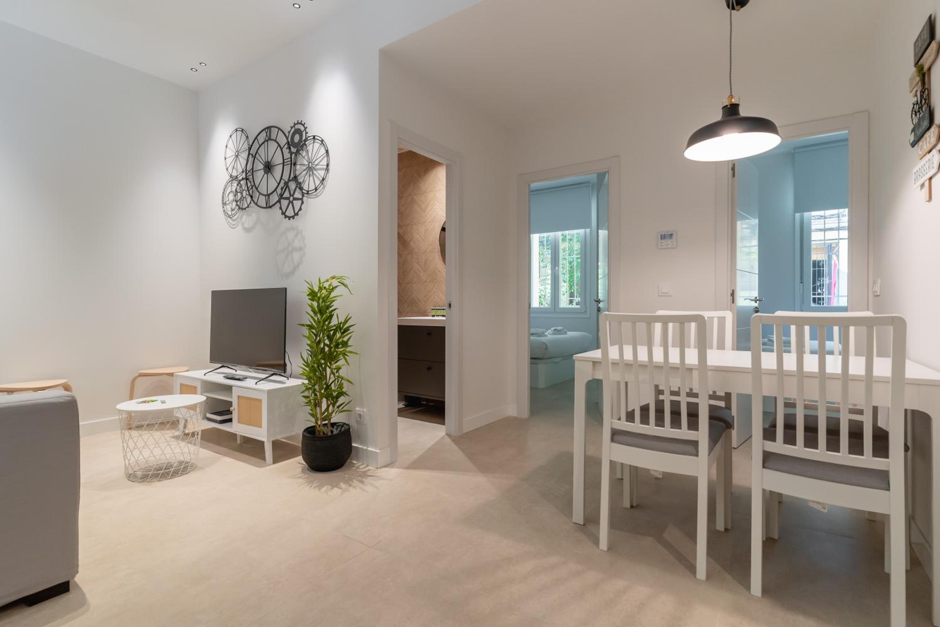 Cozy and Modern-2Bedrooms 1Bathroom-Delicias photo 4