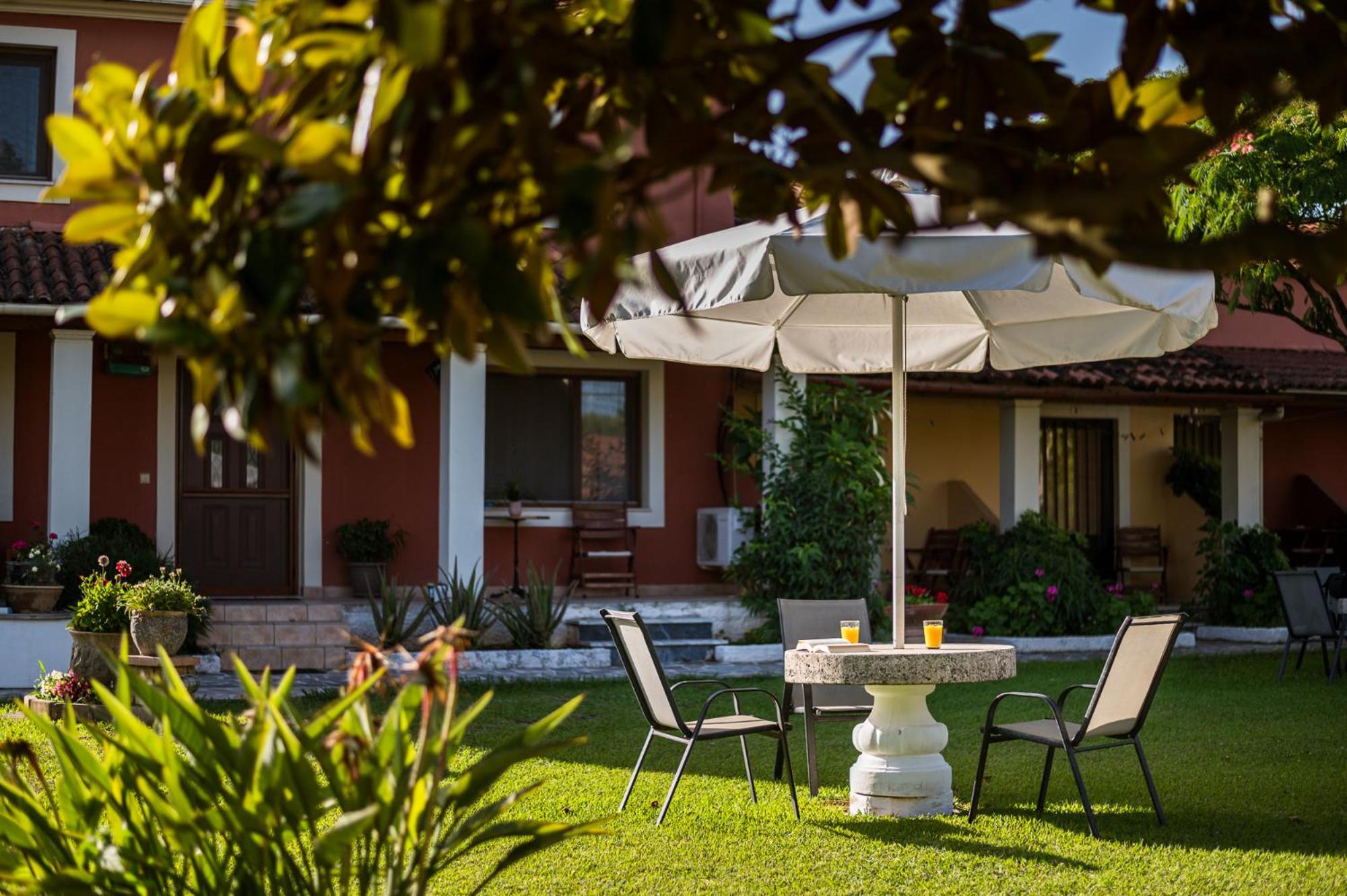 Phos Elegant Residences by Konnect, 400m to the beach