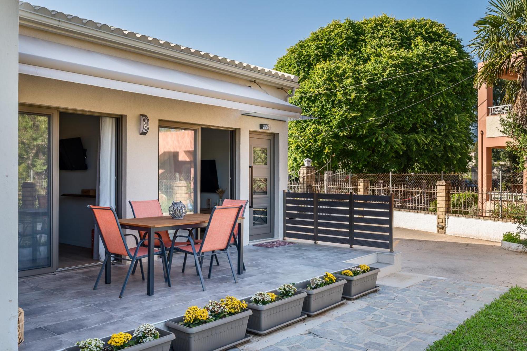 Phos Elegant Residences by Konnect, 400m to the beach photo 2