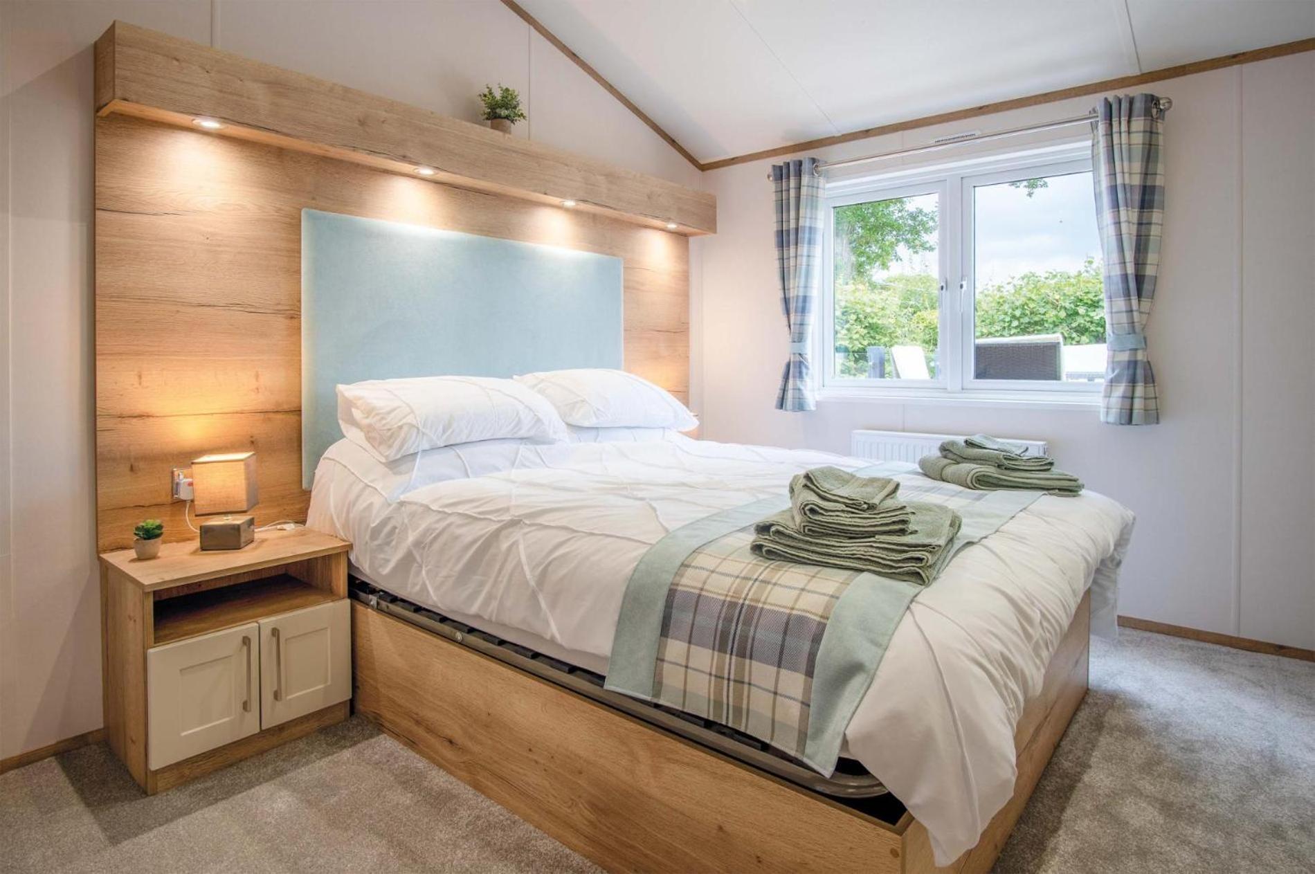 Swallow Lodge - 3 Bedroom Lodge - Wisemans Bridge view 5