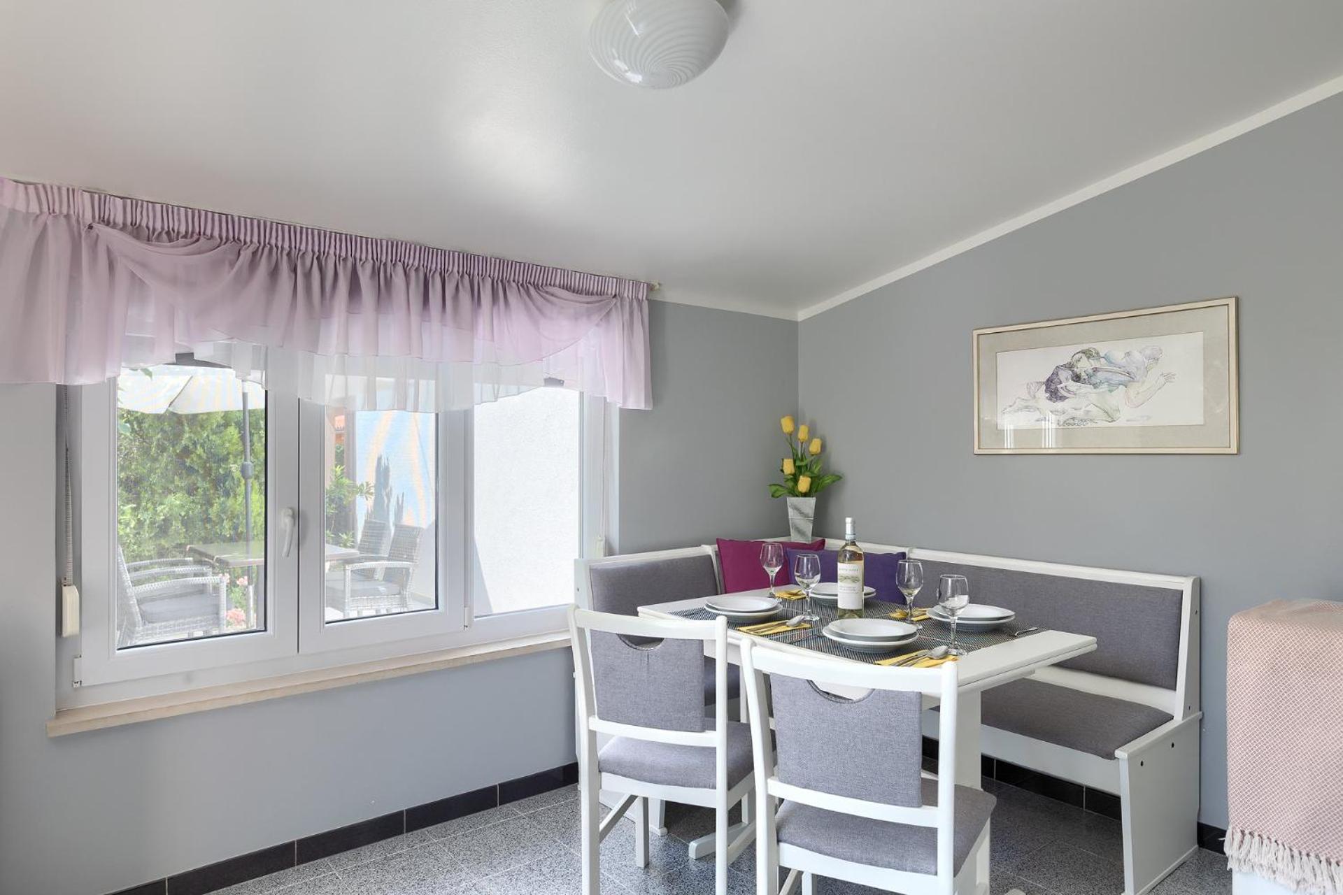 Beautiful Villa Ivona with garden in Medulin view 4