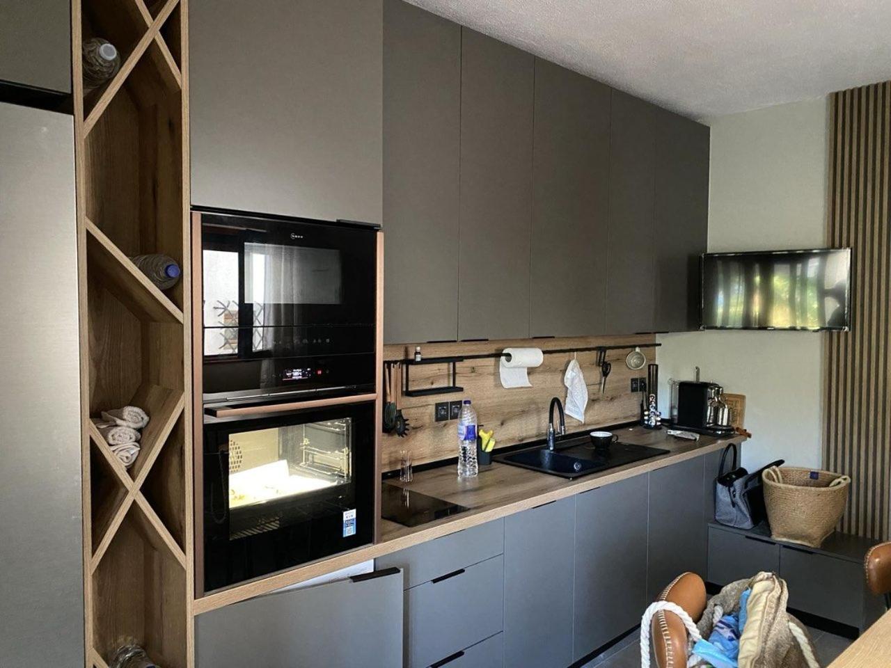 ELiFourka - Seaside Luxury - 170m to the Beach - Power Onsite for Electric Vehicle view 3