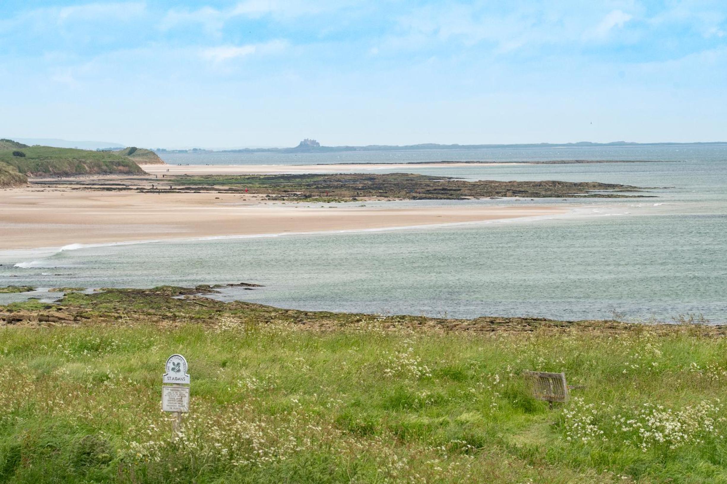 Northern Hideaways Seascape, Seahouses view 4