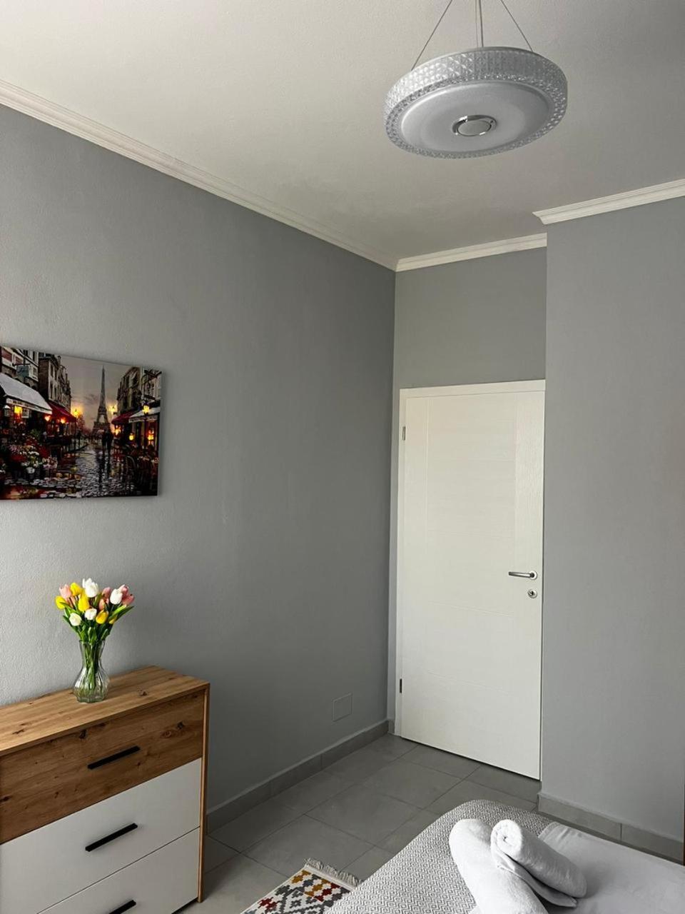 Night Star Apartment