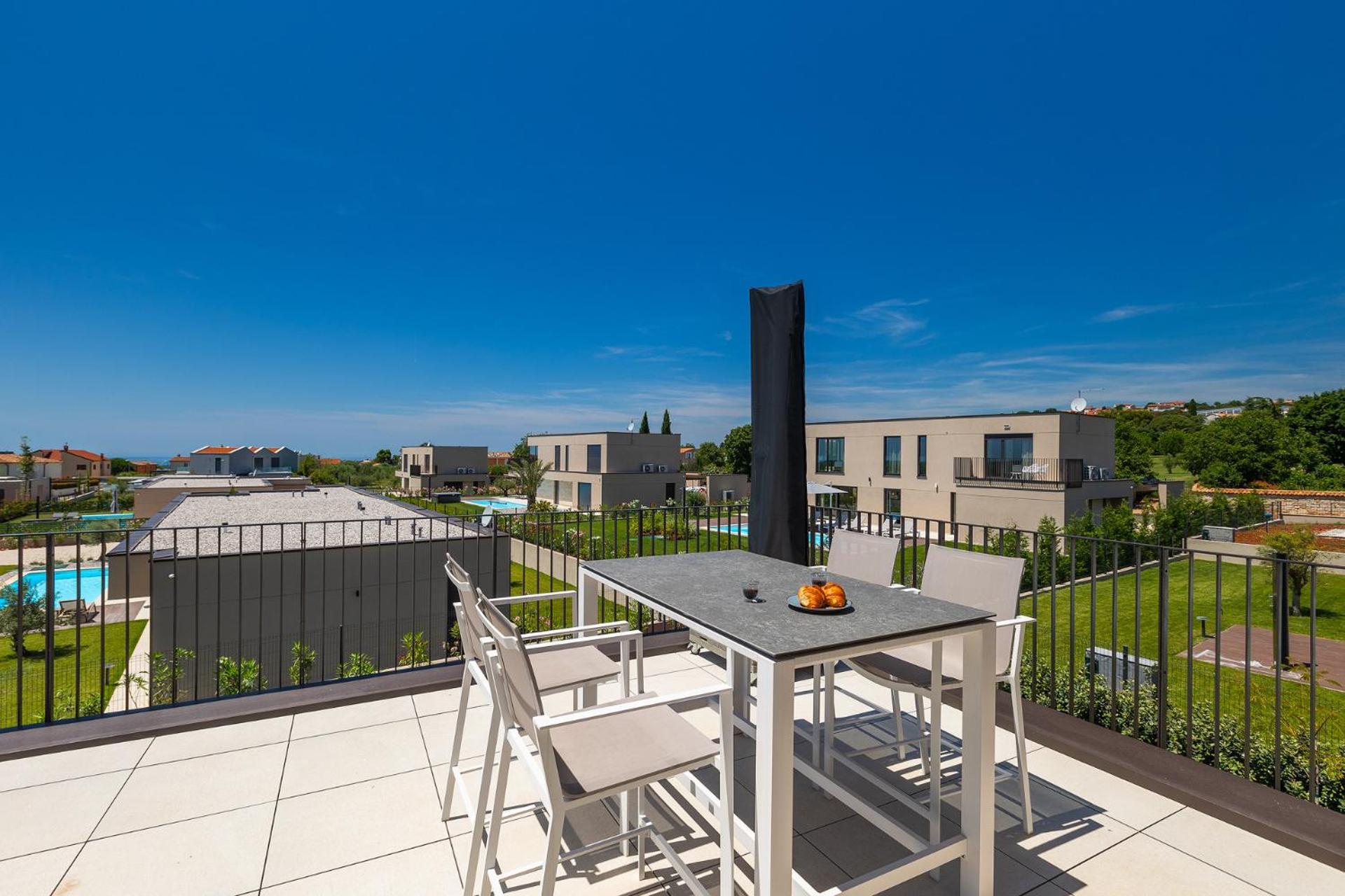Beautiful Villa Vegt with pool in Labinci view 2