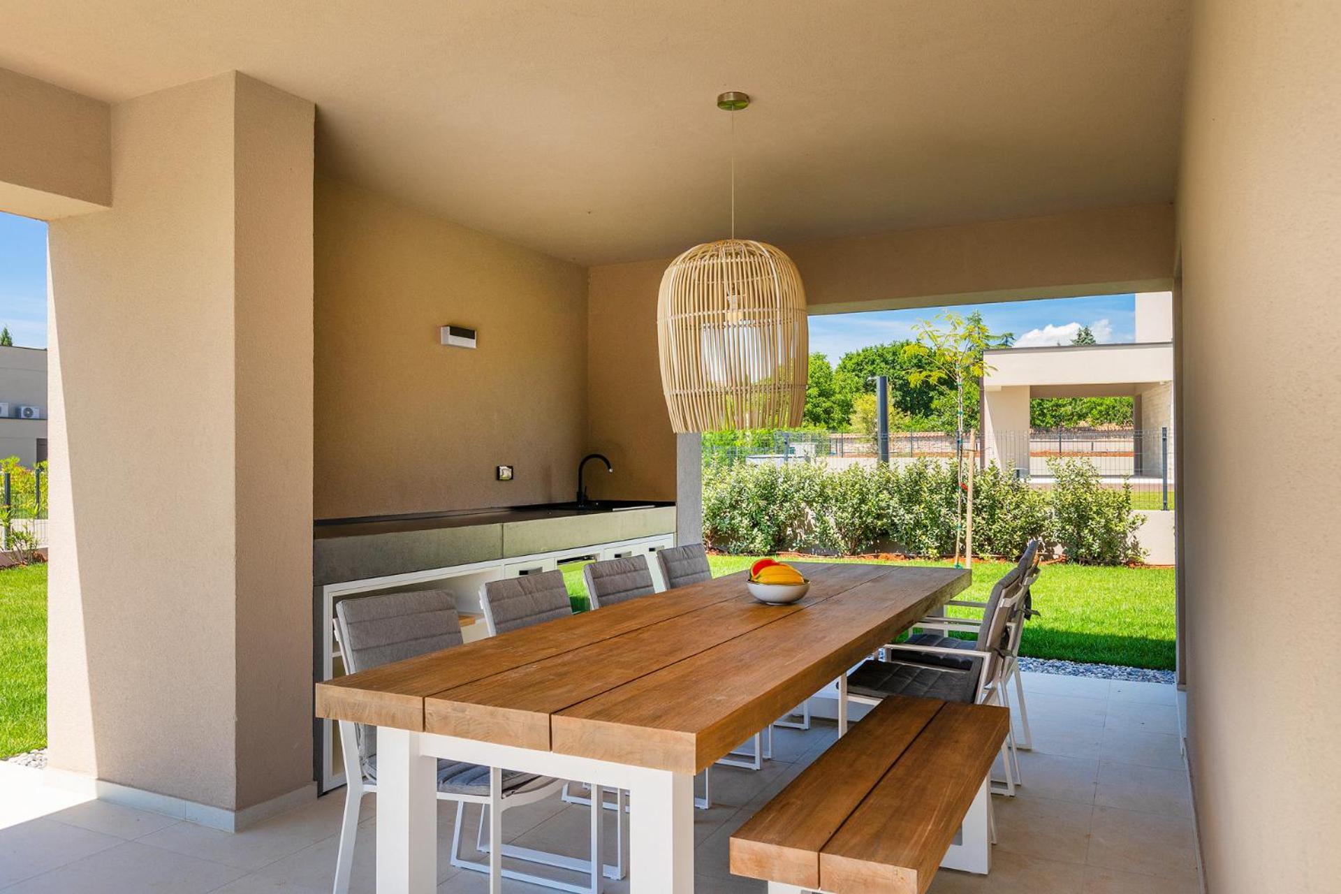 Beautiful Villa Vegt with pool in Labinci view 3