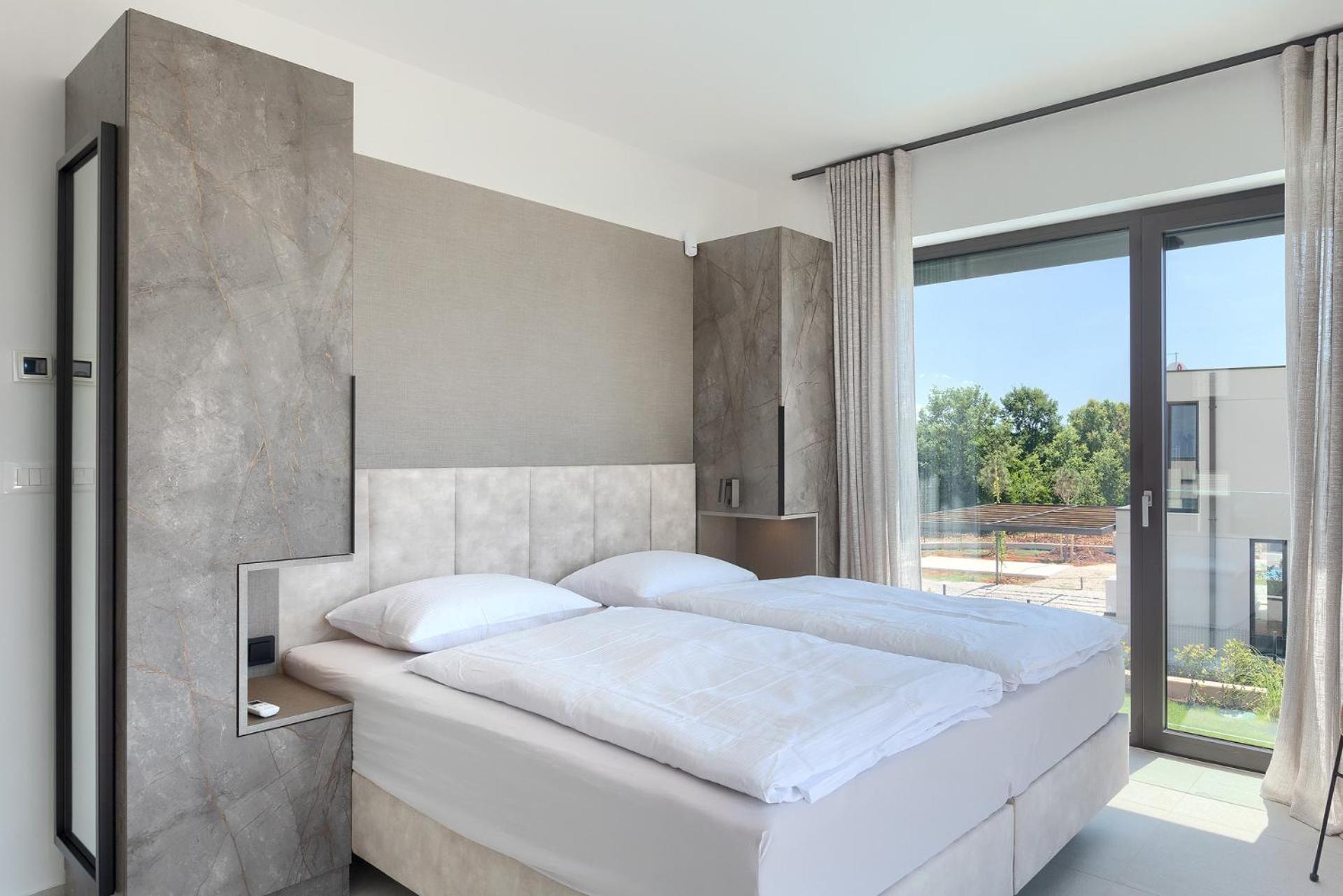 Beautiful Villa Vegt with pool in Labinci view 5