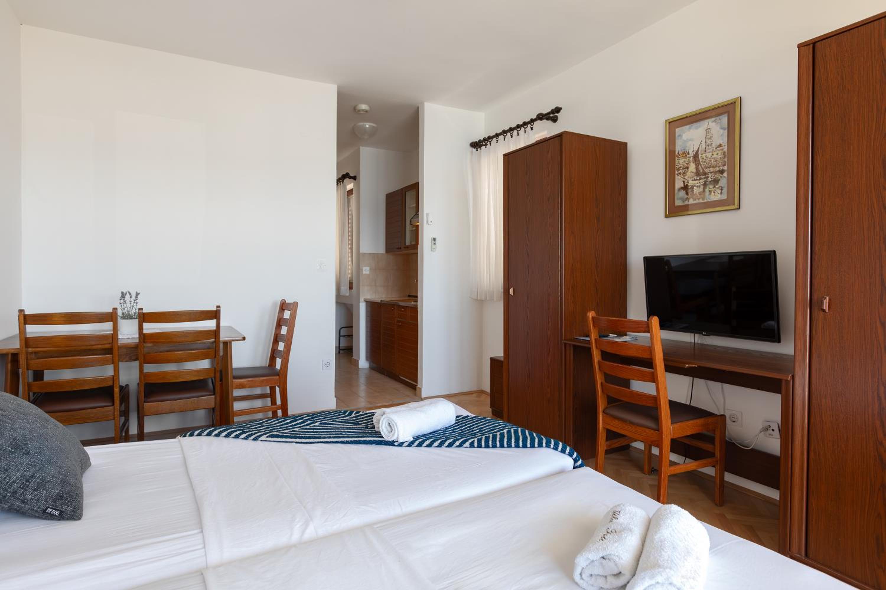 SUNNY BAY APARTMENTS