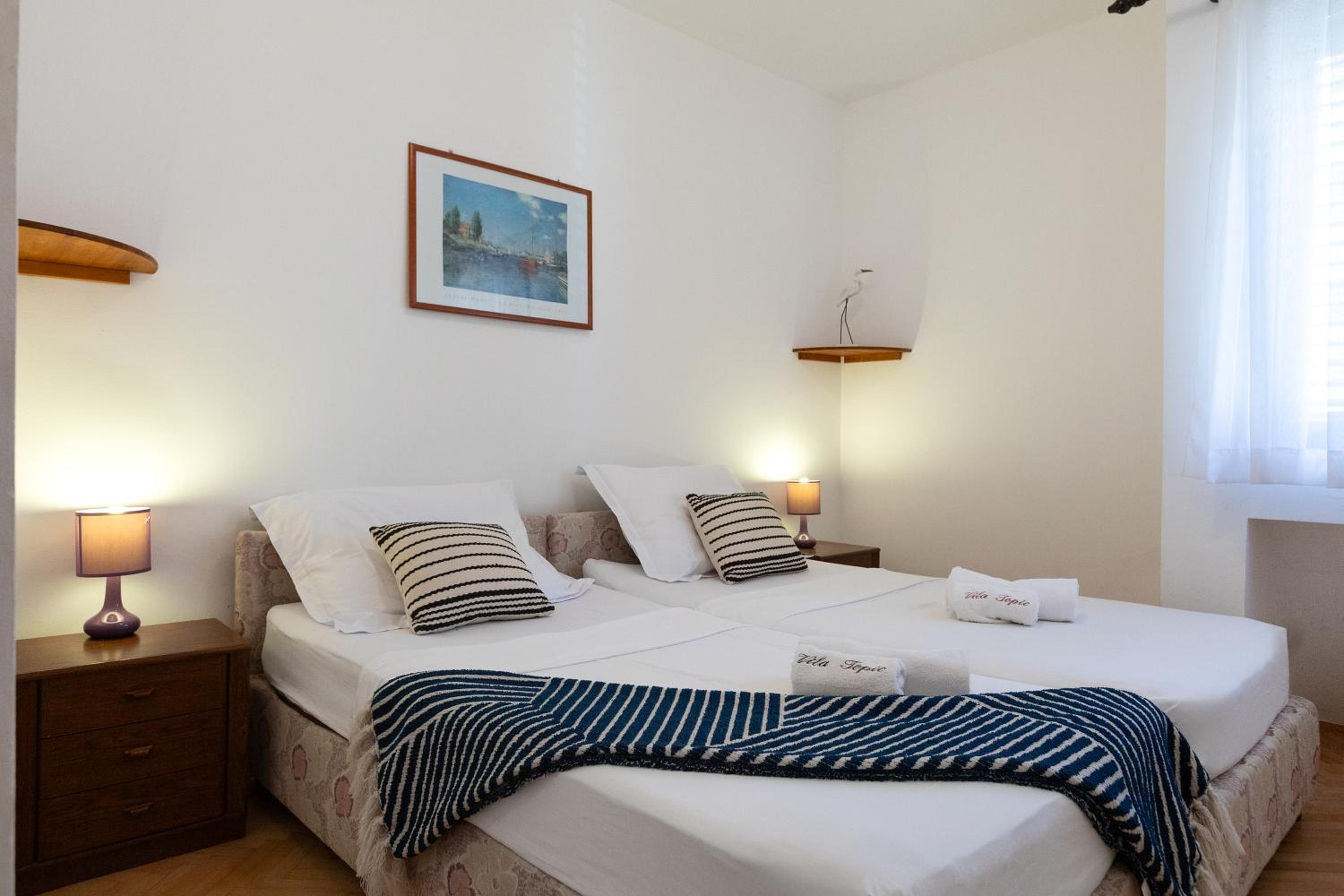 SUNNY BAY APARTMENTS
