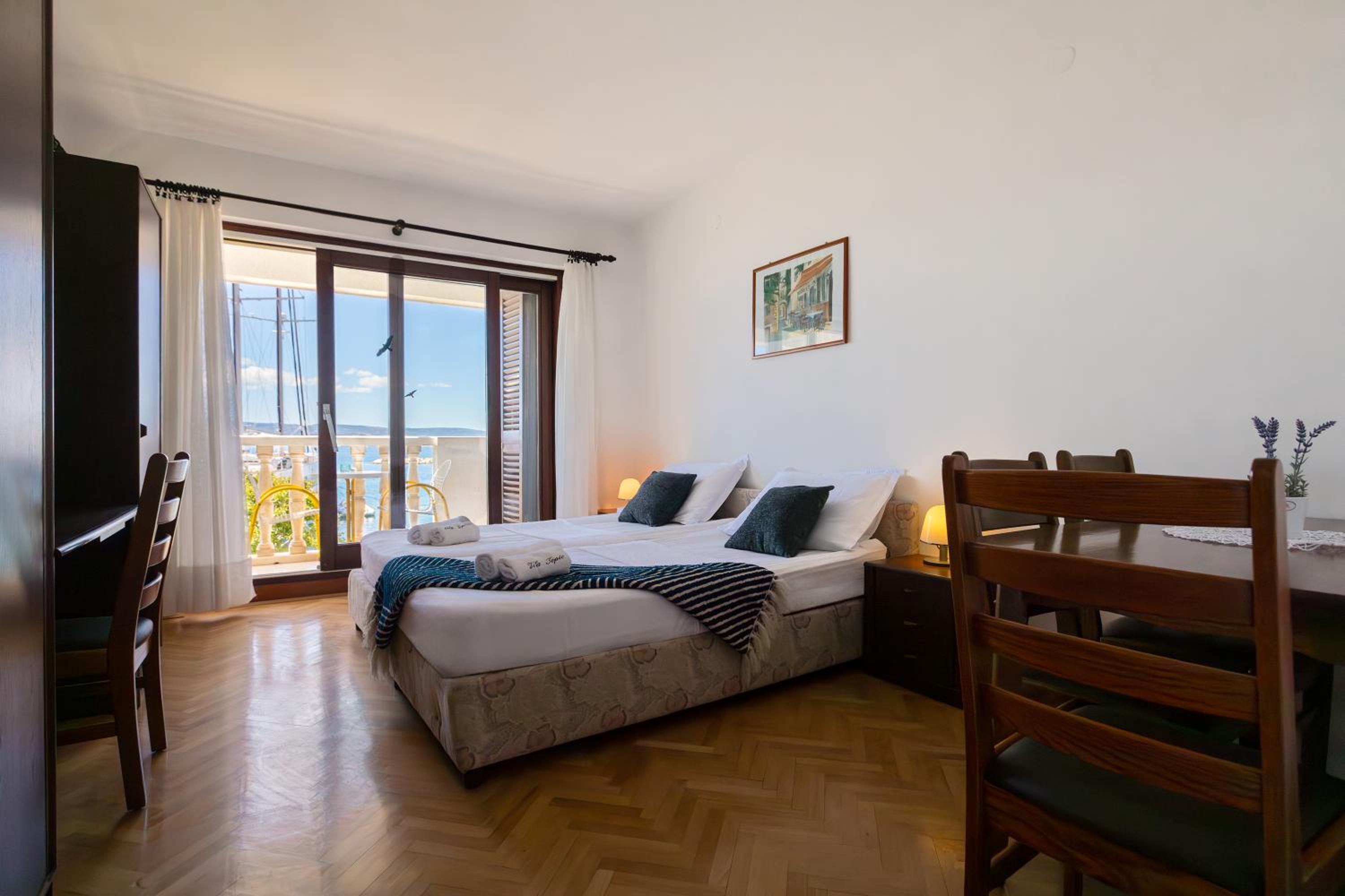 SUNNY BAY APARTMENTS