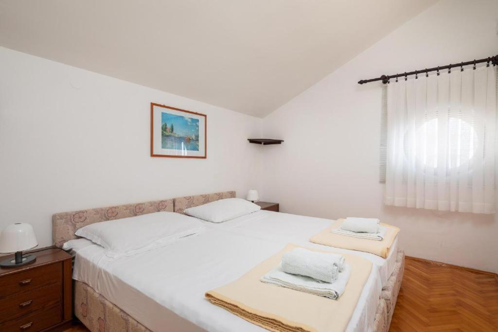 SUNNY BAY APARTMENTS