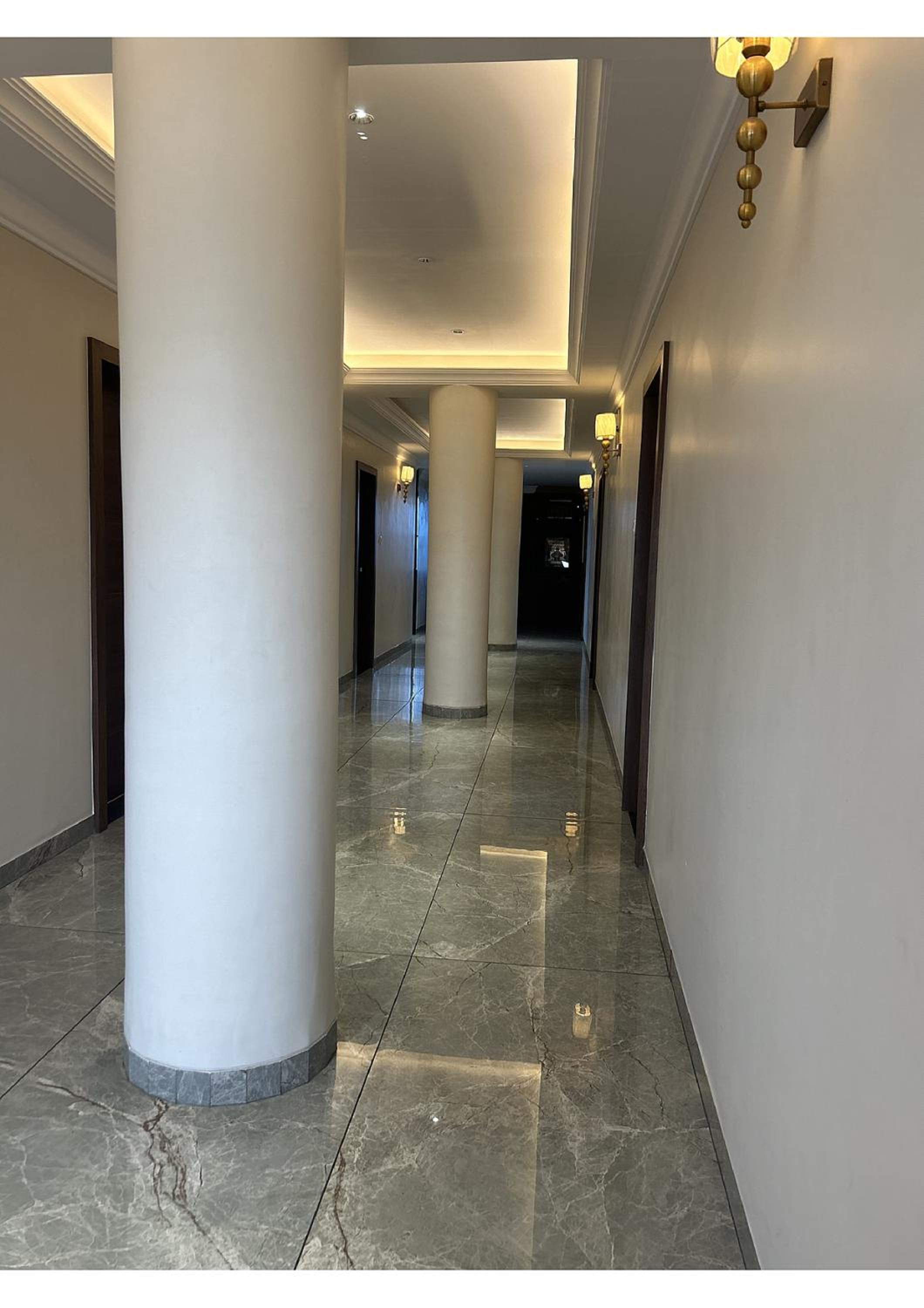 Lobby & Reception