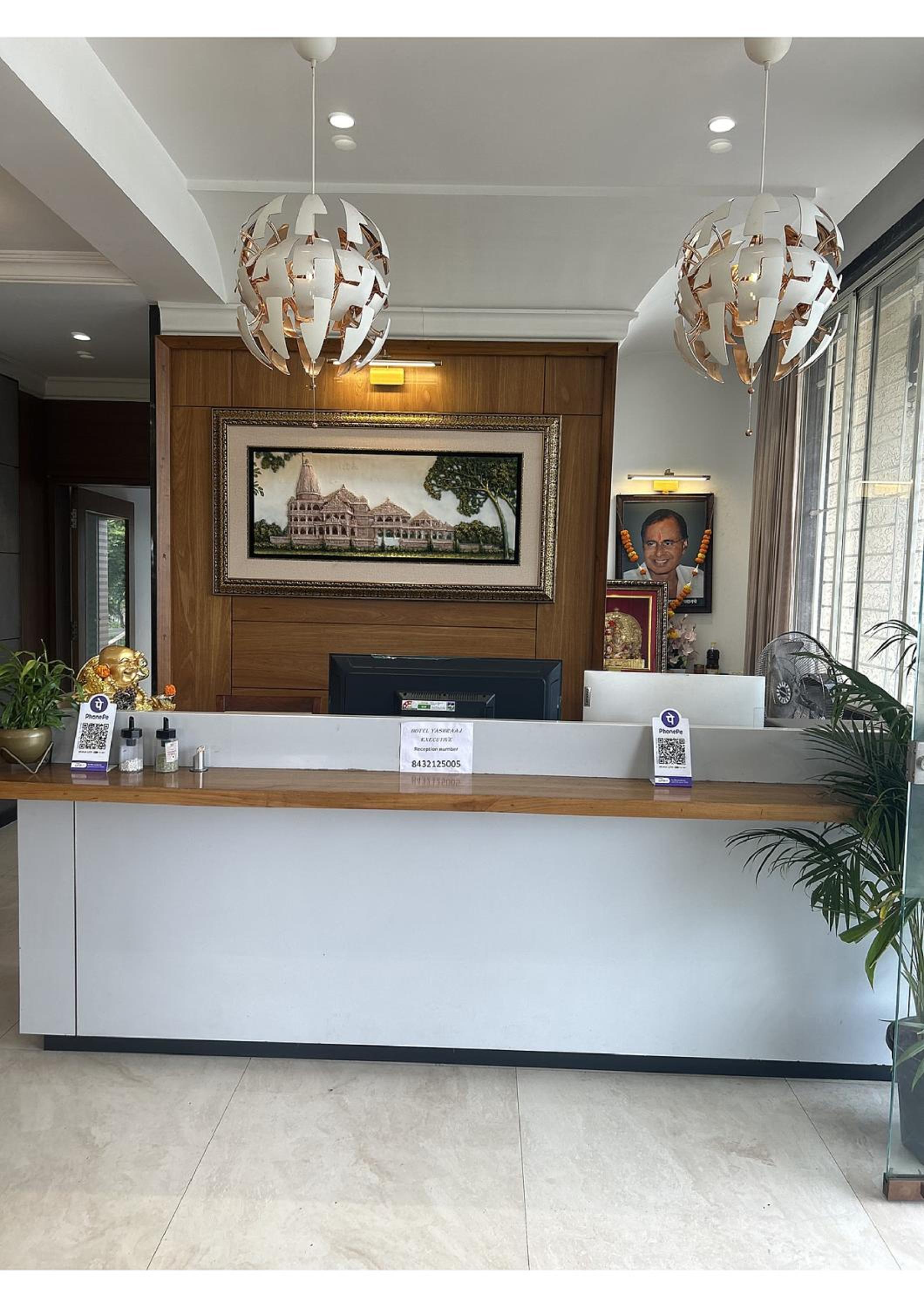 Lobby & Reception