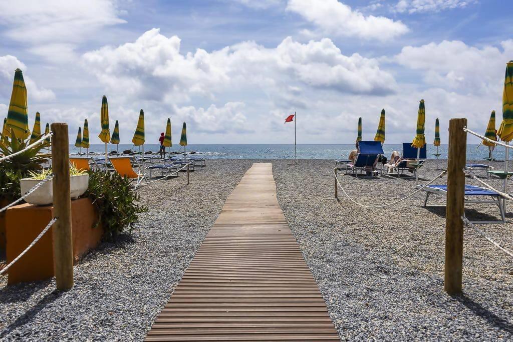 Trilocale vista spiaggia/mare