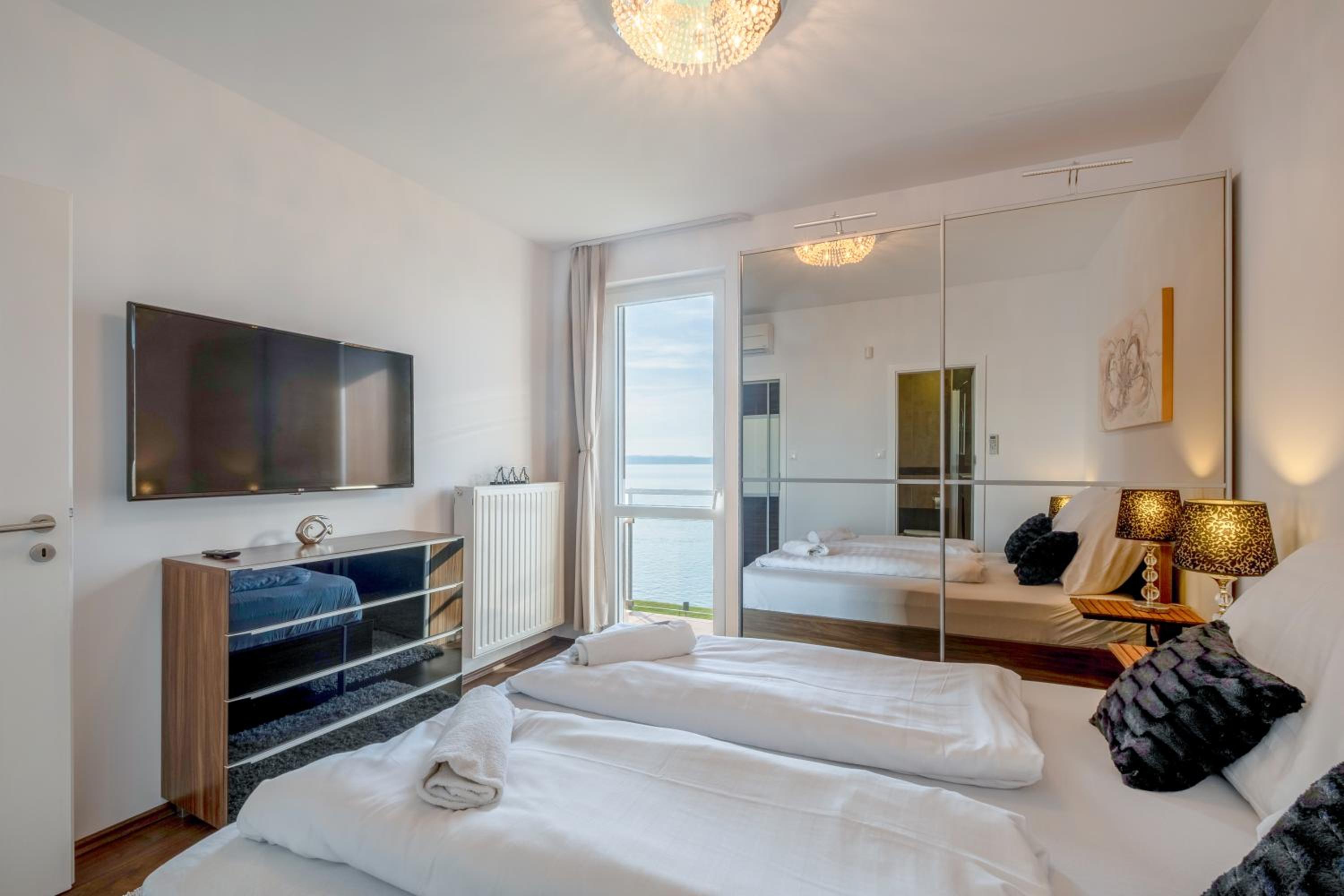 MyFlat Full Panorama Apartment