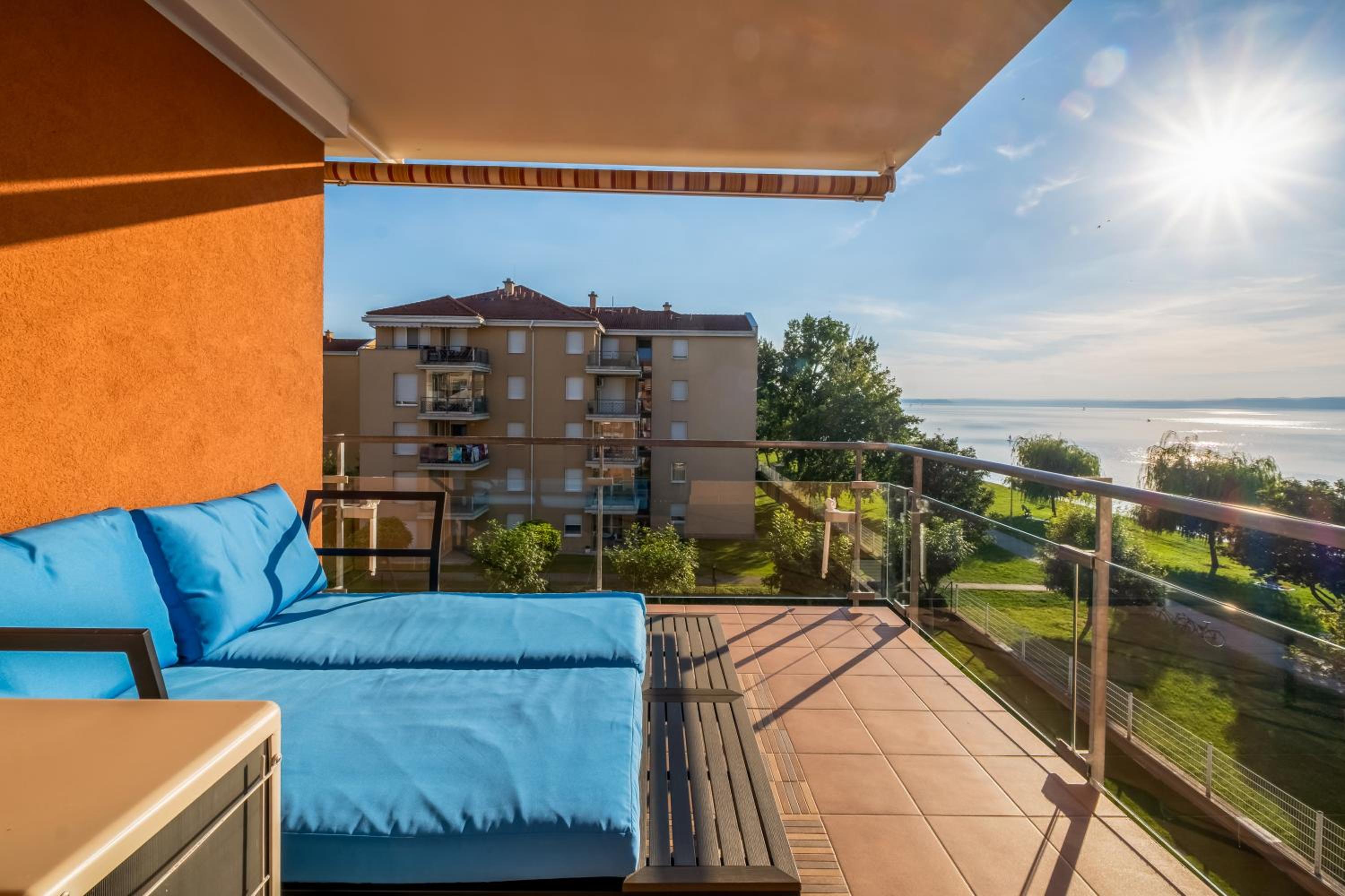 MyFlat Full Panorama Apartment