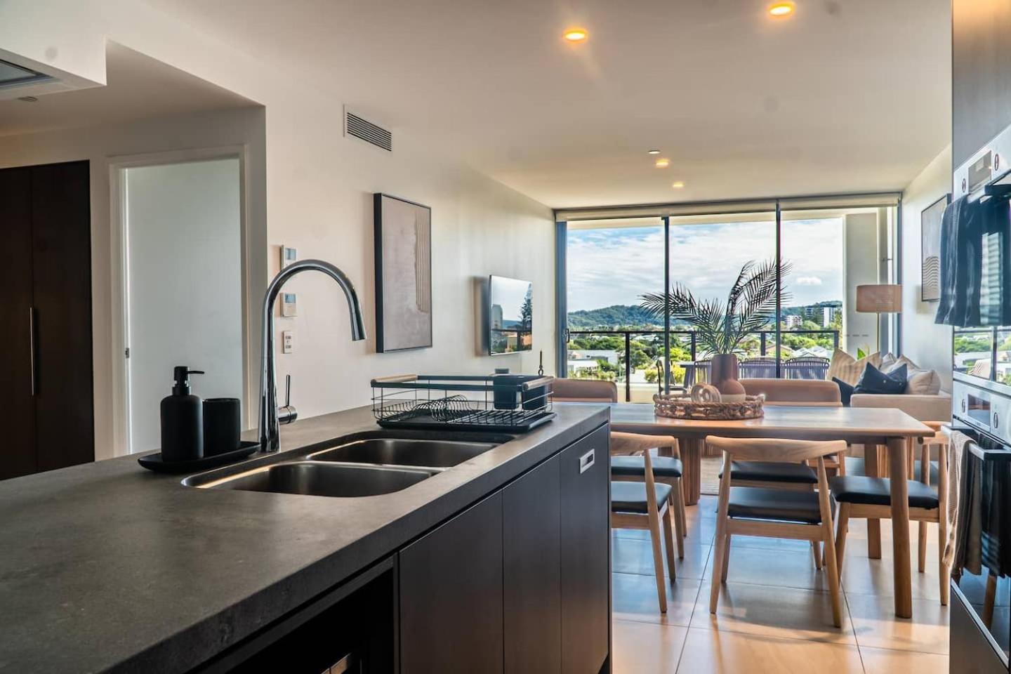 New! Coastal Elegance At Palm Beach