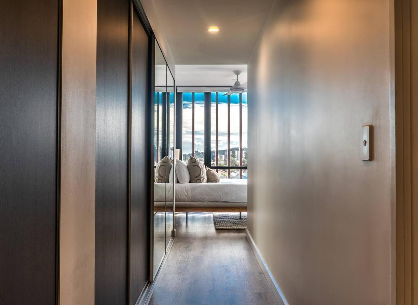 New! Coastal Elegance At Palm Beach