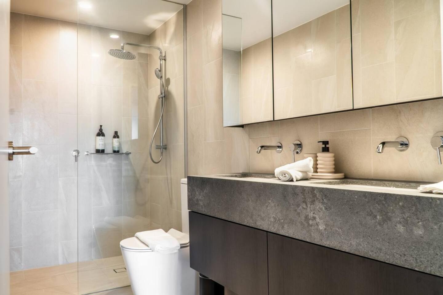 New! Coastal Elegance At Palm Beach