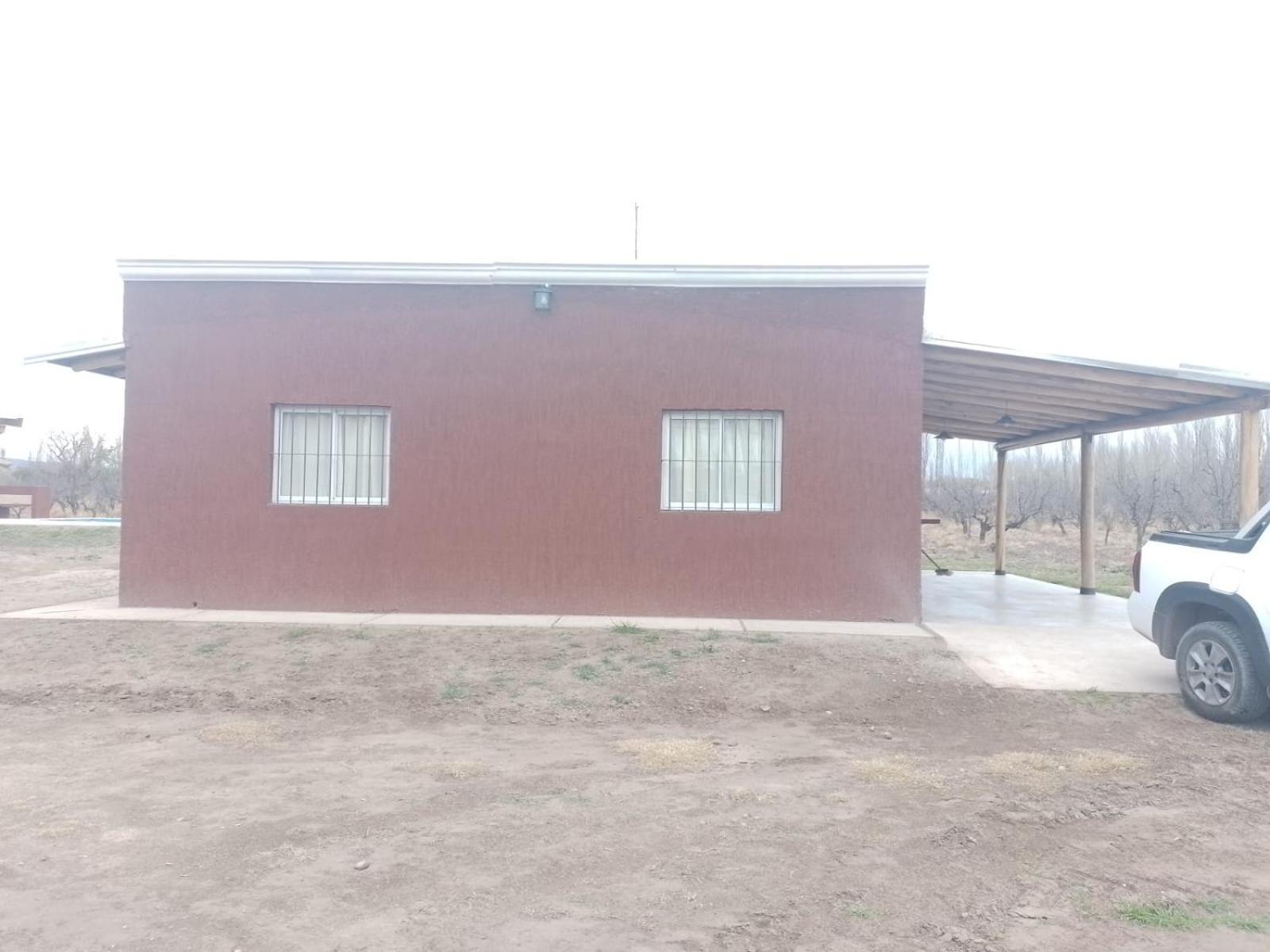Cabañas rodeada de viñedos con piscina
