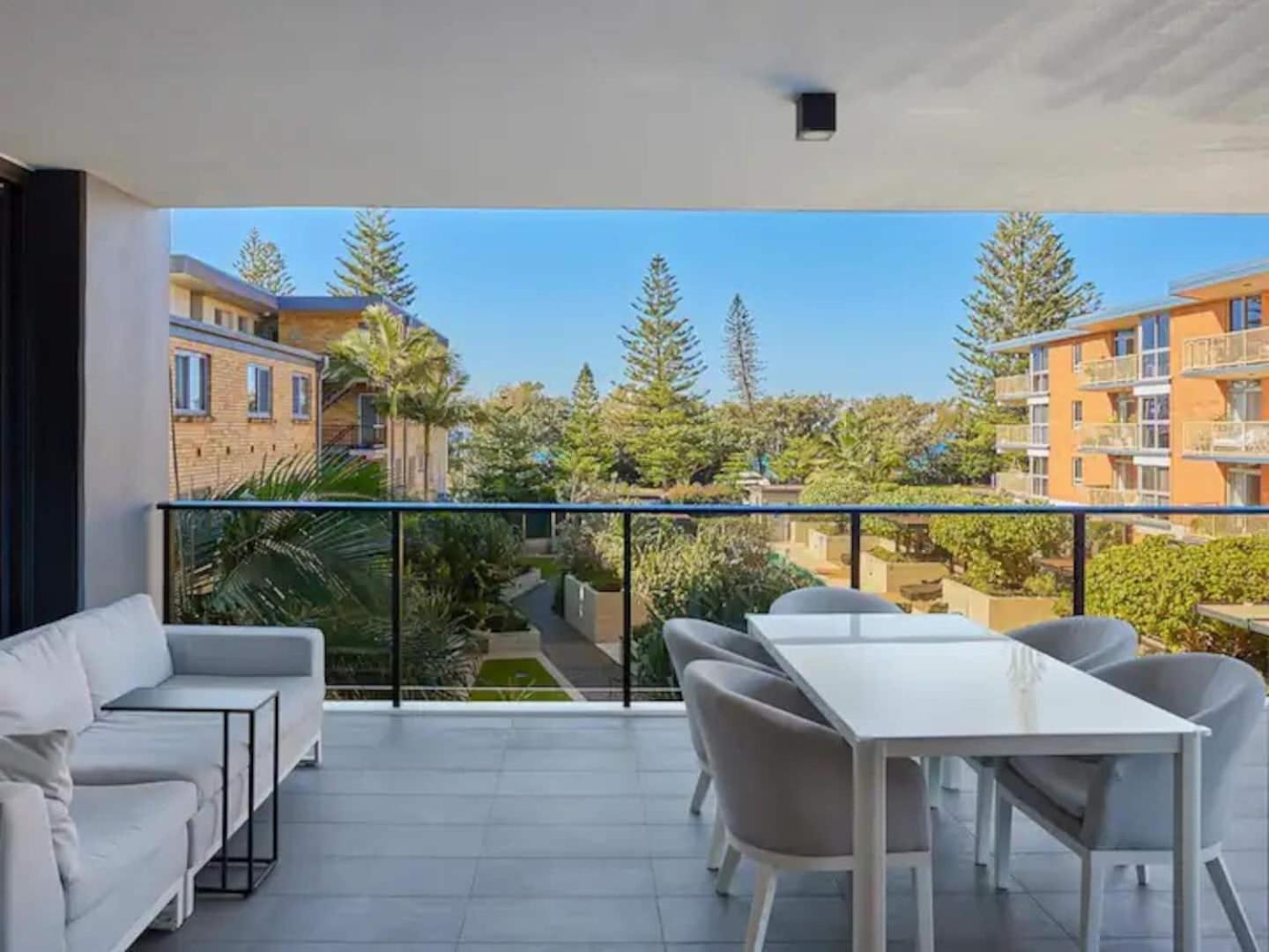 Beach front luxury with two carparks, pool, gym