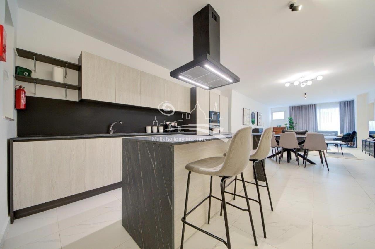 Central Two Bed - Short Walk to St Julian's & Sliema photo 5