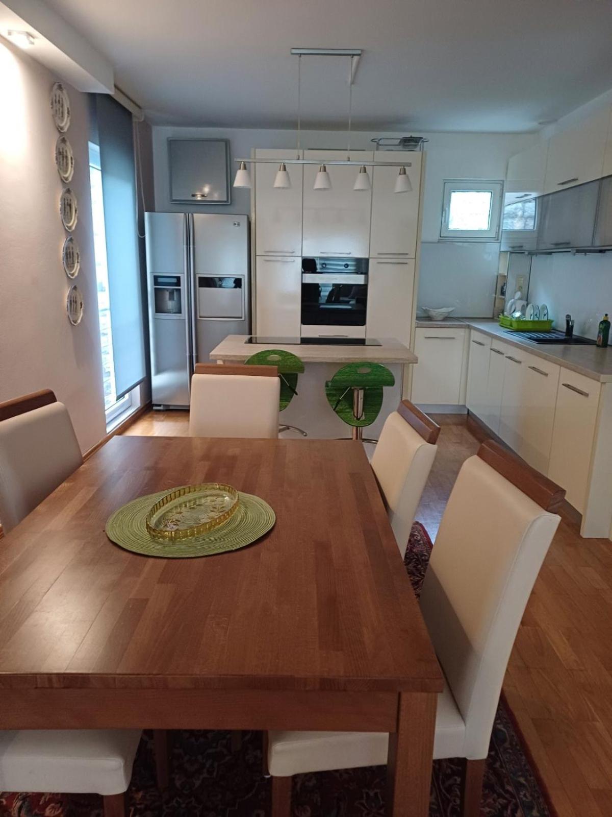 Lux Apartman Sofia view 2