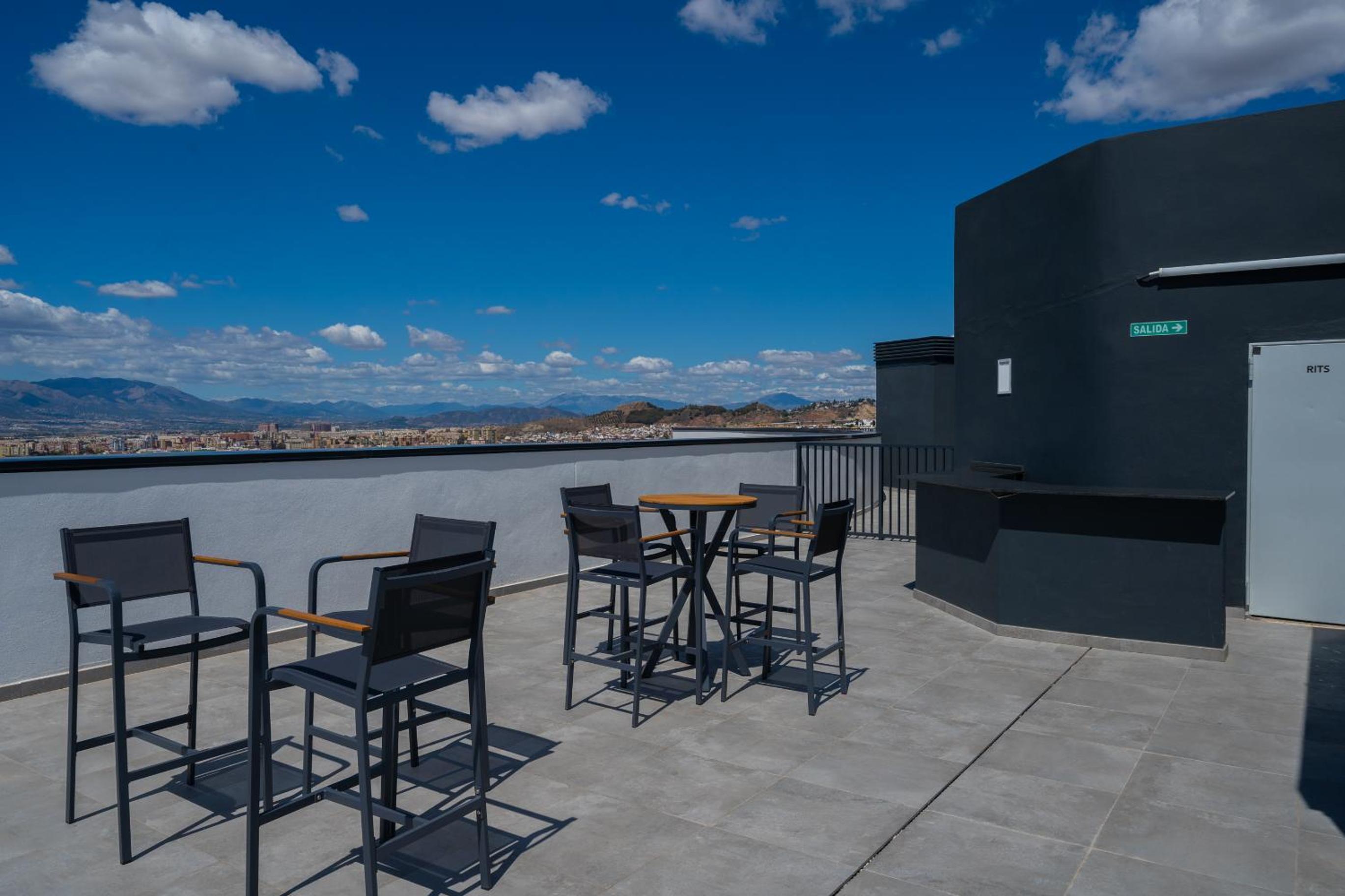 XPCE URBAN MALAGA SKYLINE - Parking Free