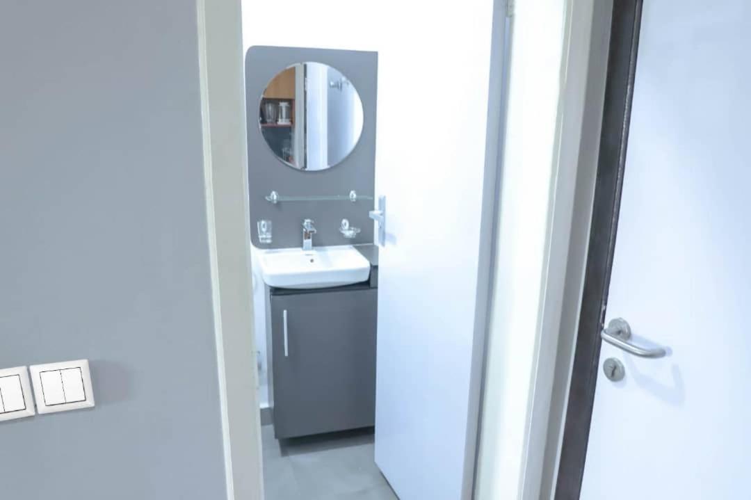 Sylz Residence Studio 4, 5Mins From Labadi & Laboma Beaches view 3