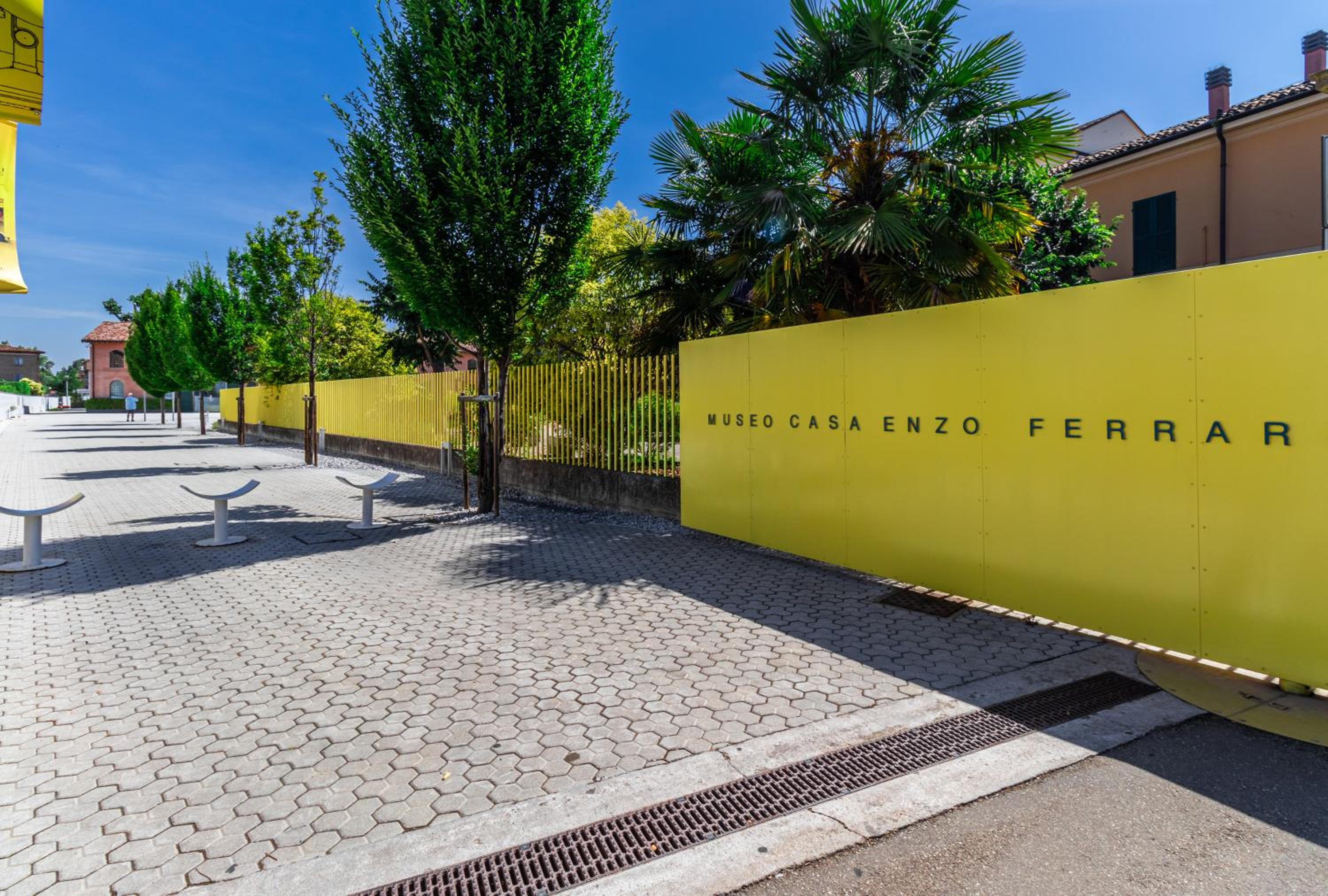 Enzo Ferrari Museum -WiFi, train station and parking view 4
