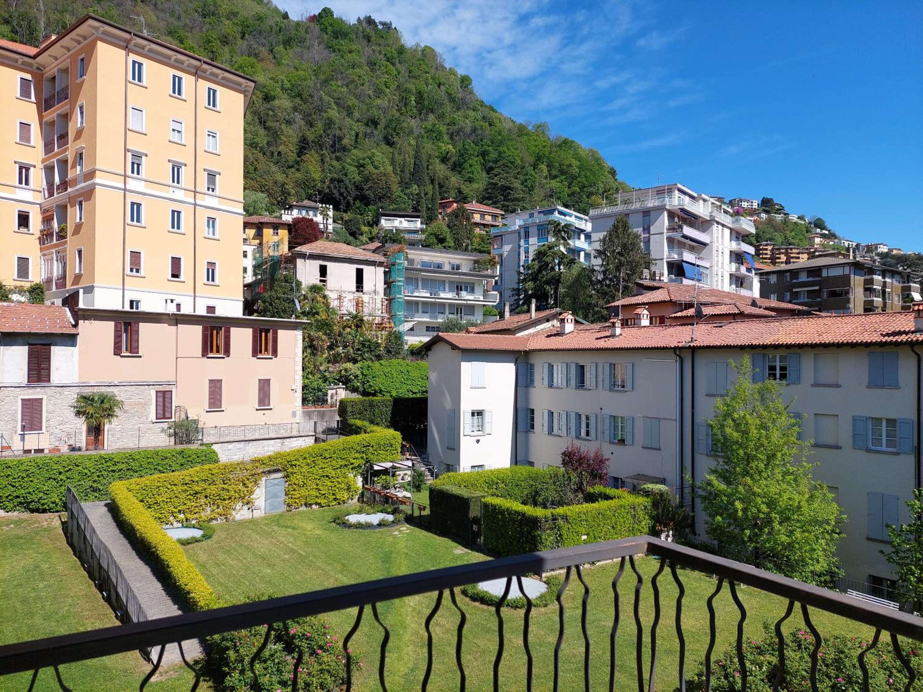 Case Vacanze Il Tulipano - private parking view 2