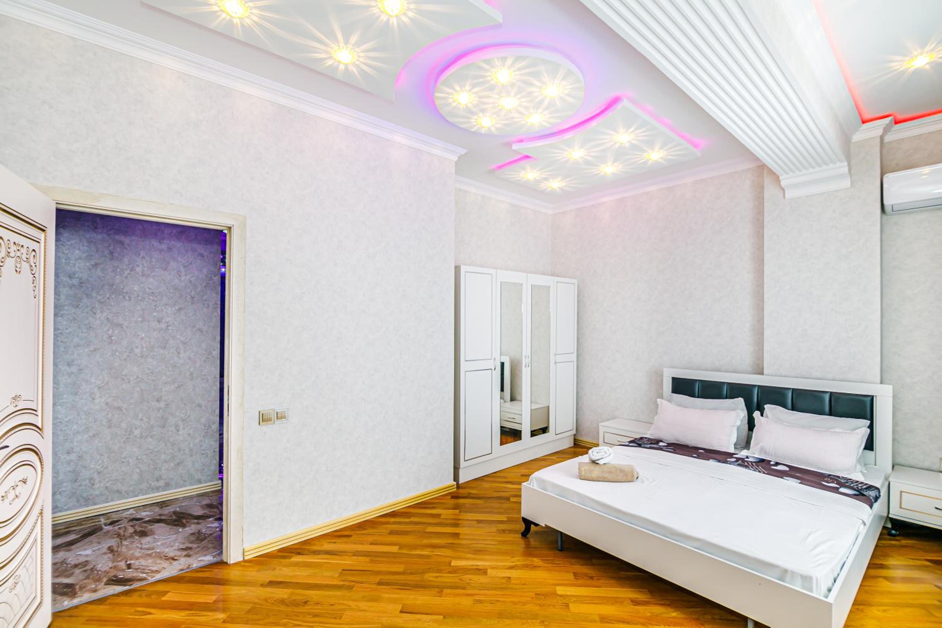 Vip Luxury Apartment in City Center, Baku