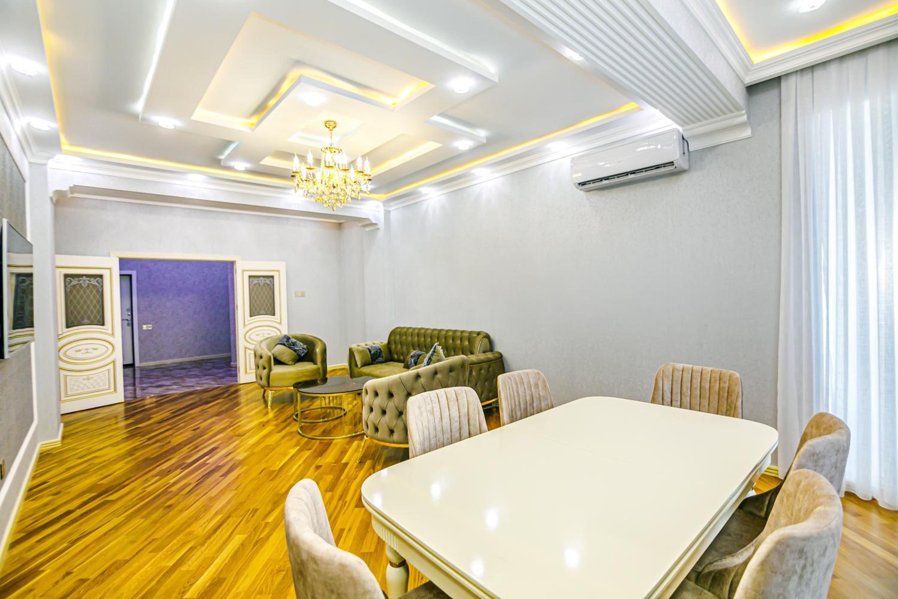 Vip Luxury Apartment in City Center, Baku